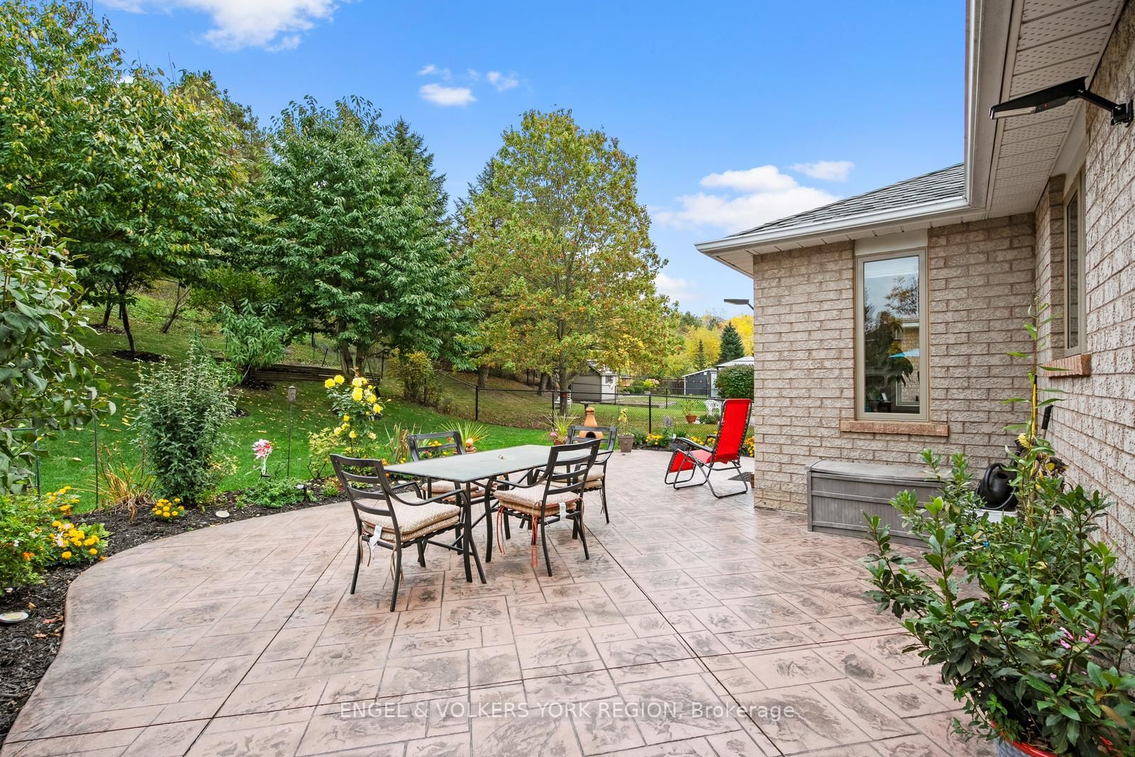 34 Sunkist Valley Rd