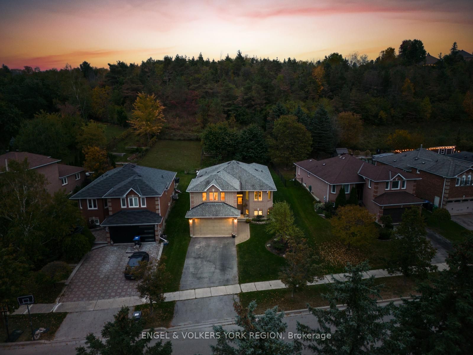 34 Sunkist Valley Rd