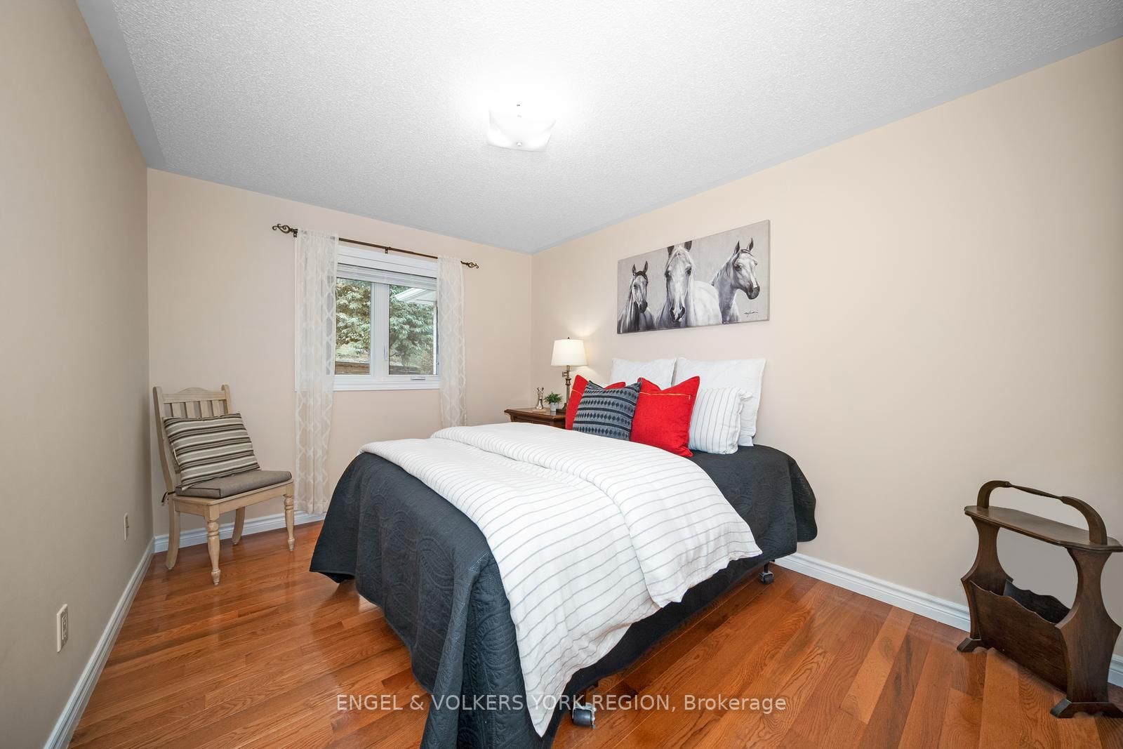 34 Sunkist Valley Rd