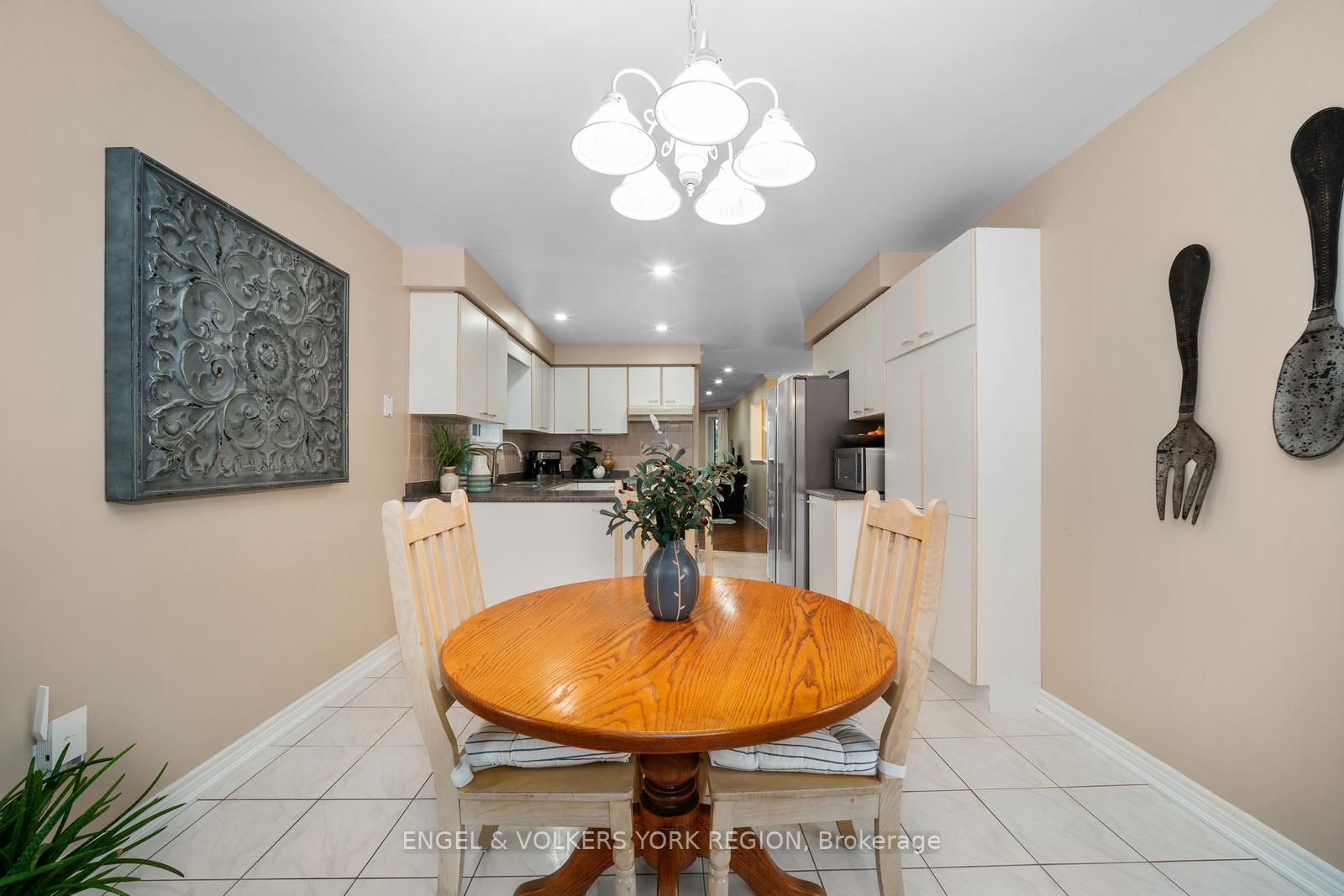 34 Sunkist Valley Rd