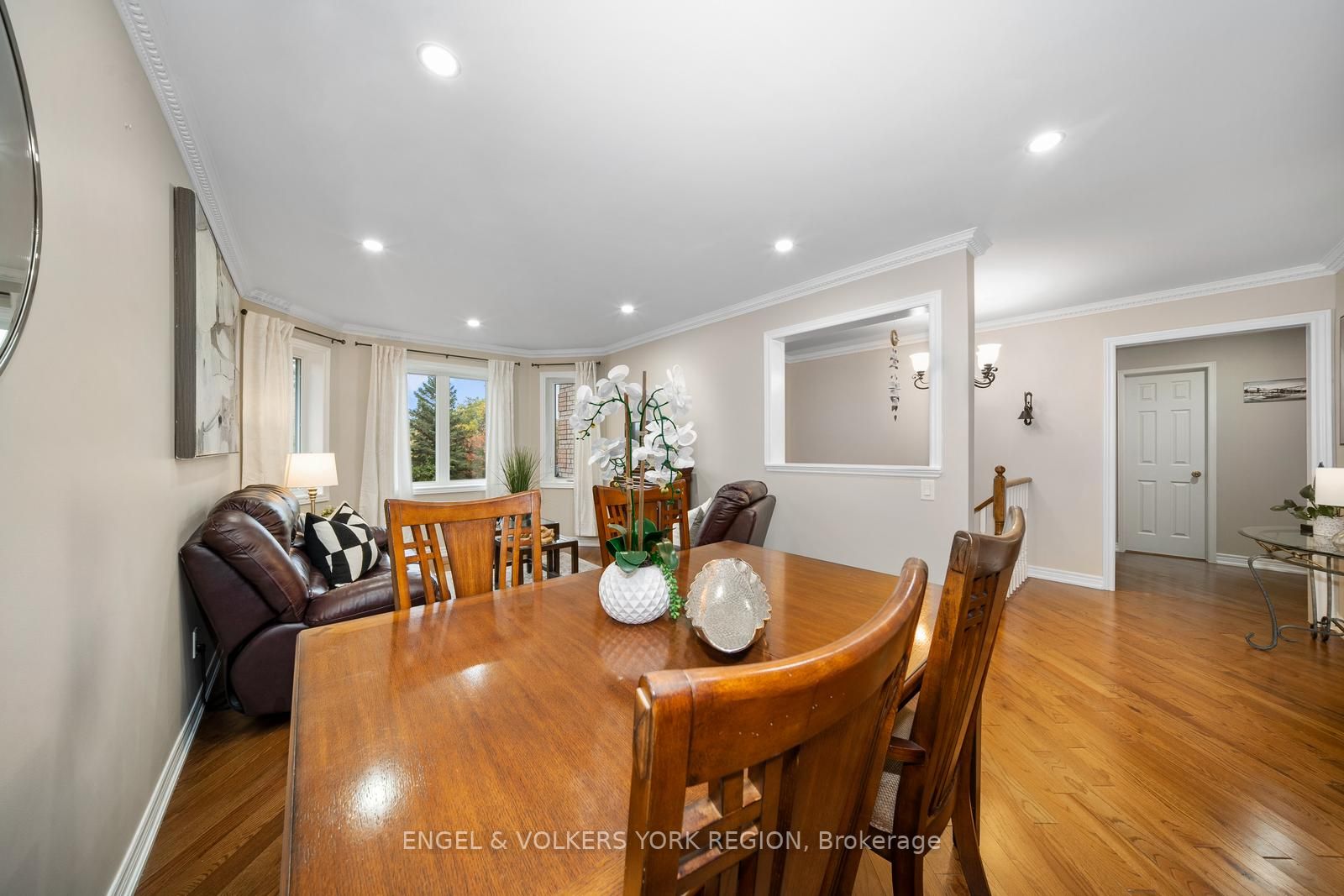 34 Sunkist Valley Rd