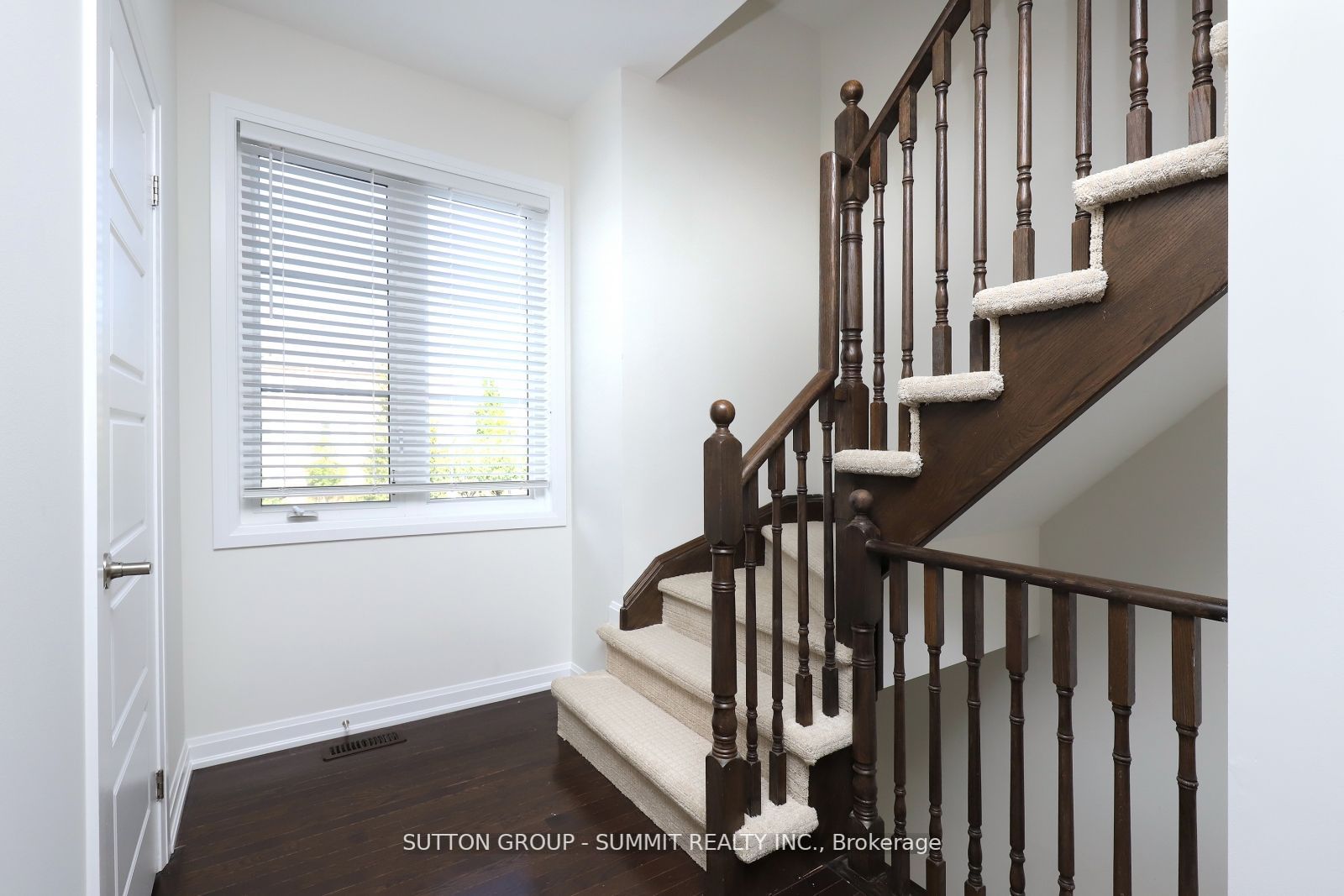 165 Hampshire Way, #33
