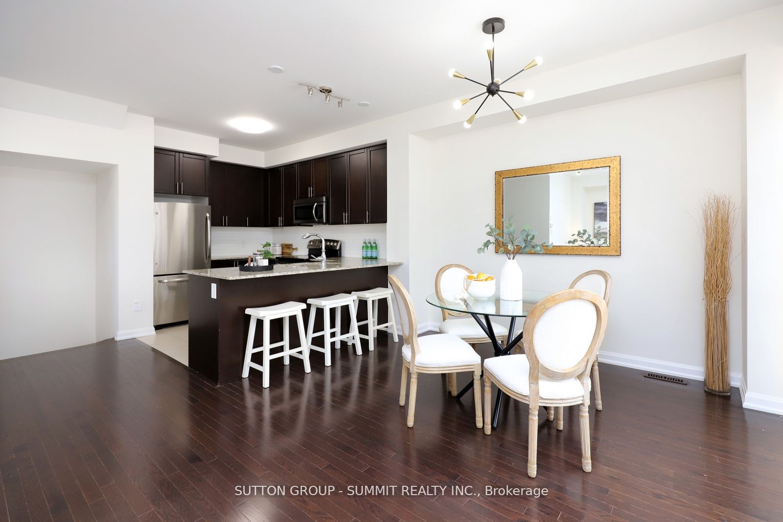165 Hampshire Way, #33