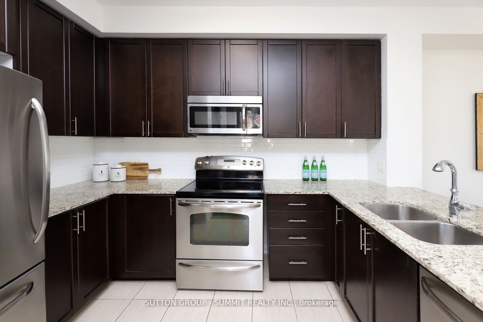 165 Hampshire Way, #33