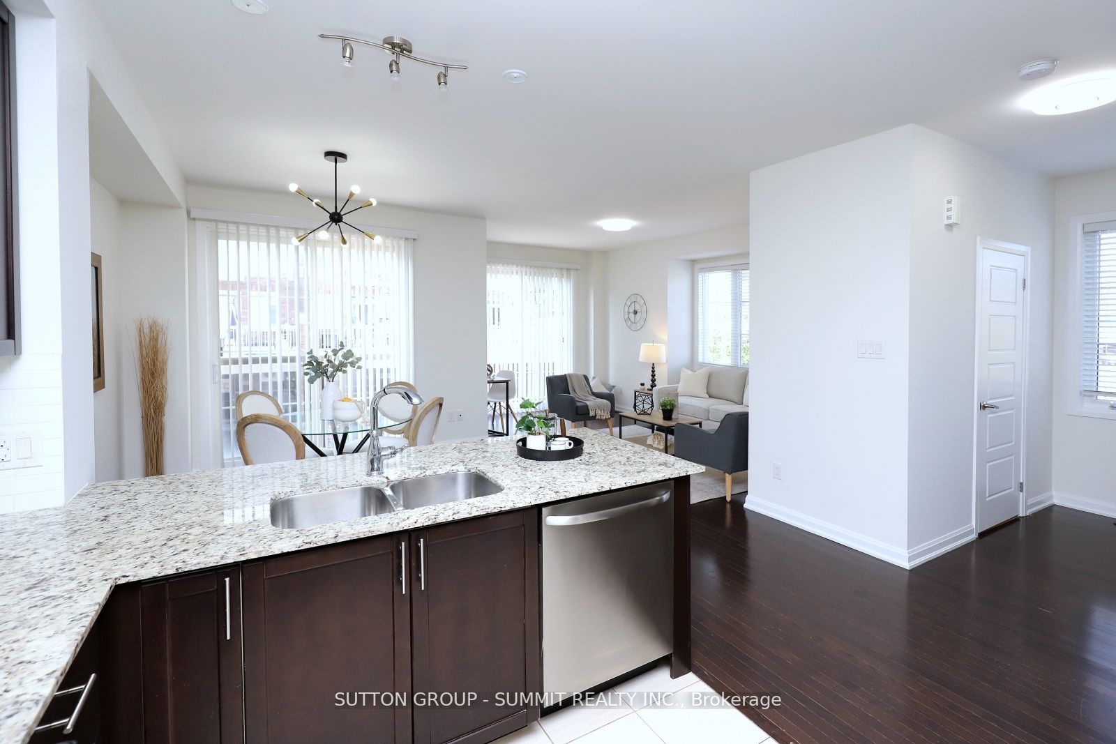 165 Hampshire Way, #33