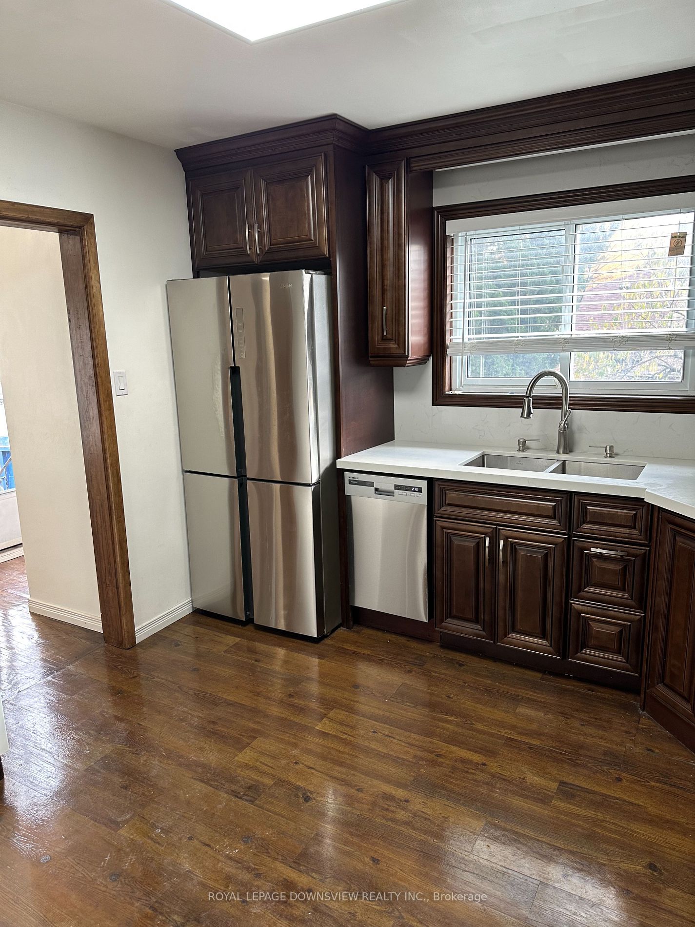 3420 Queenston Dr