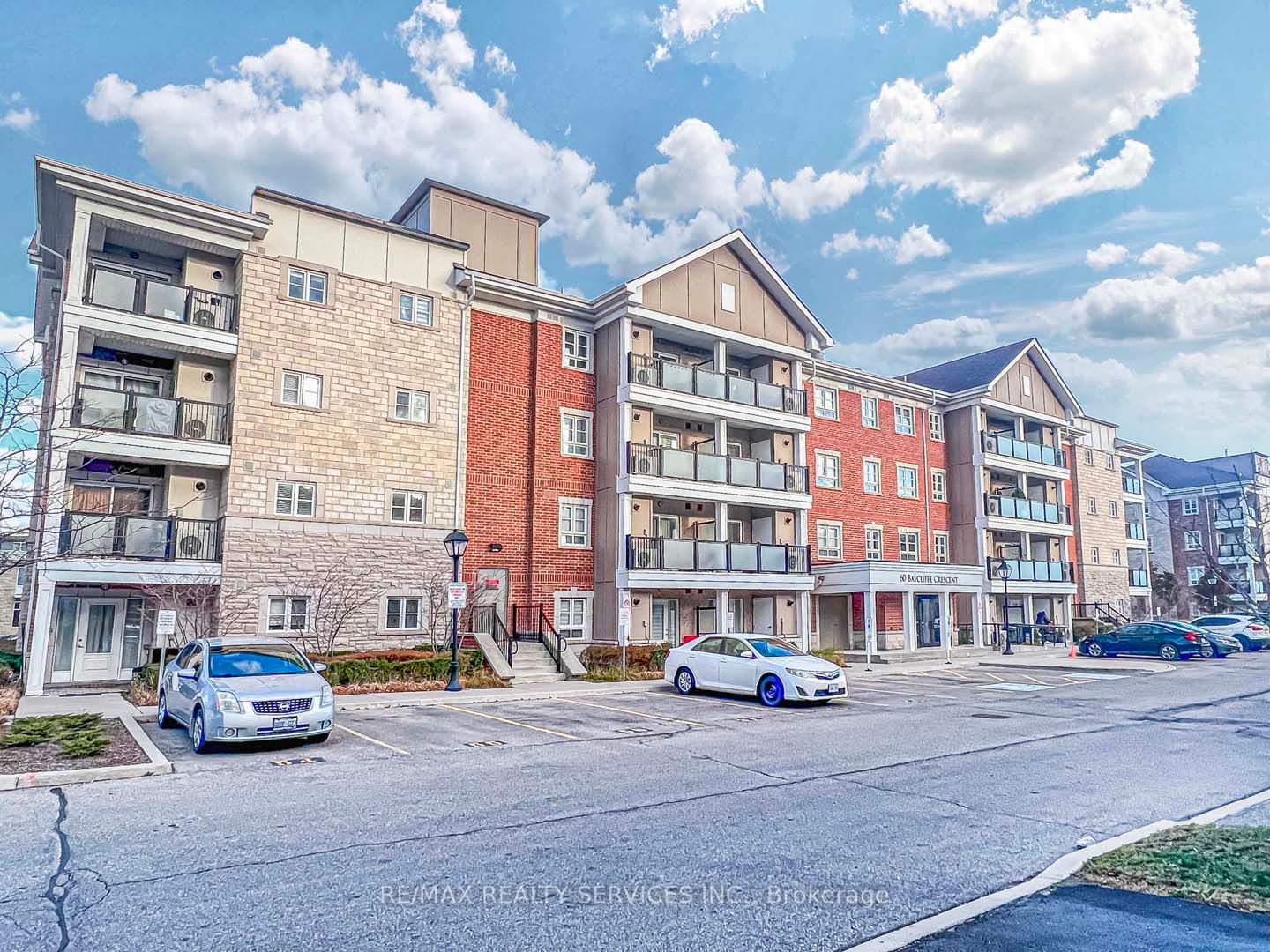 60 Baycliffe Cres, #311