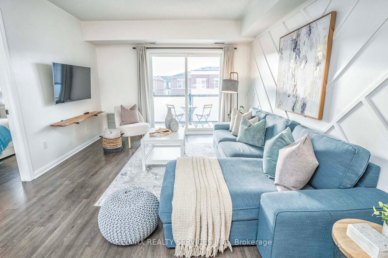 60 Baycliffe Cres, #311