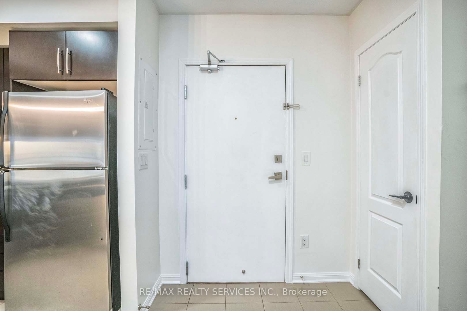 60 Baycliffe Cres, #311