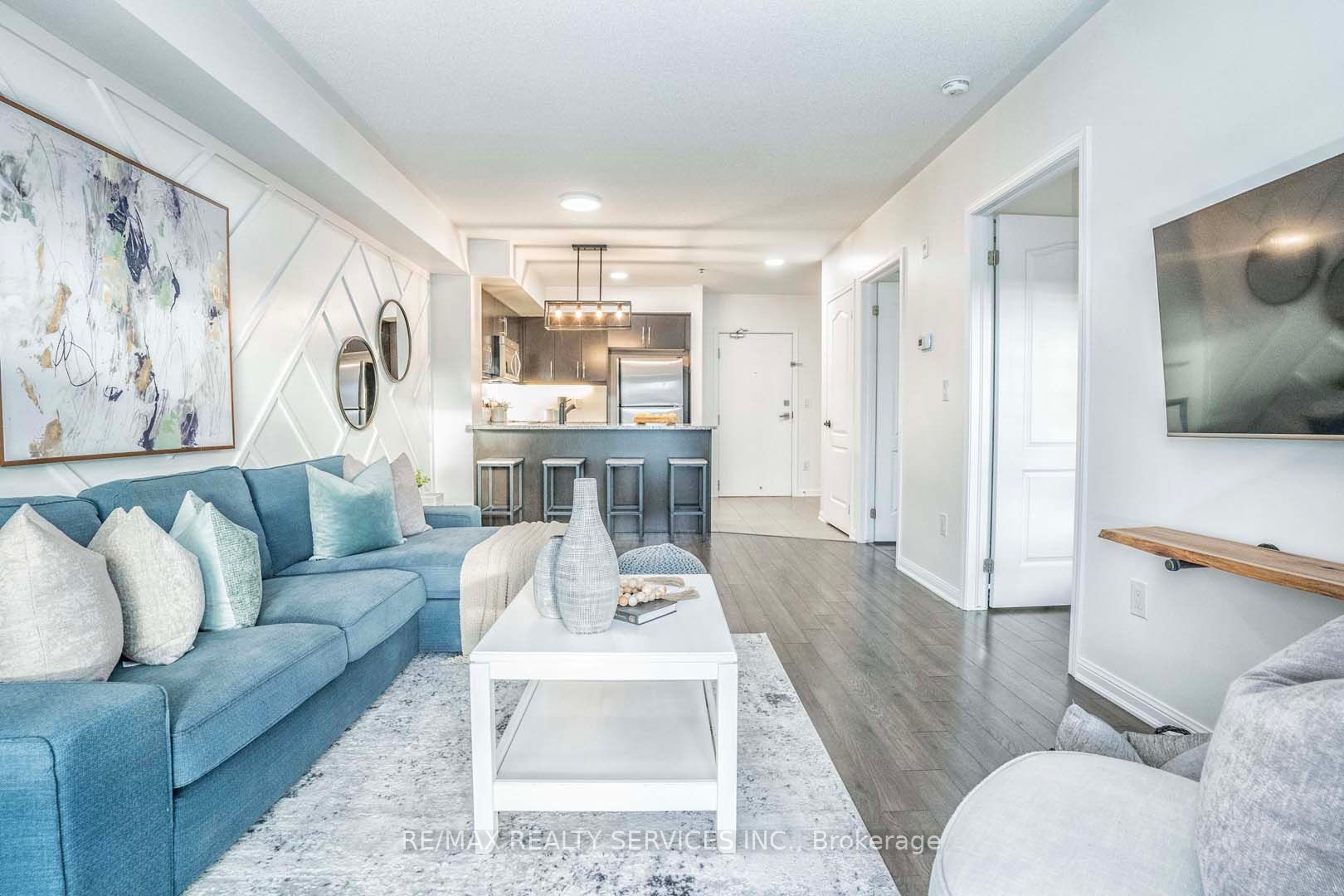 60 Baycliffe Cres, #311