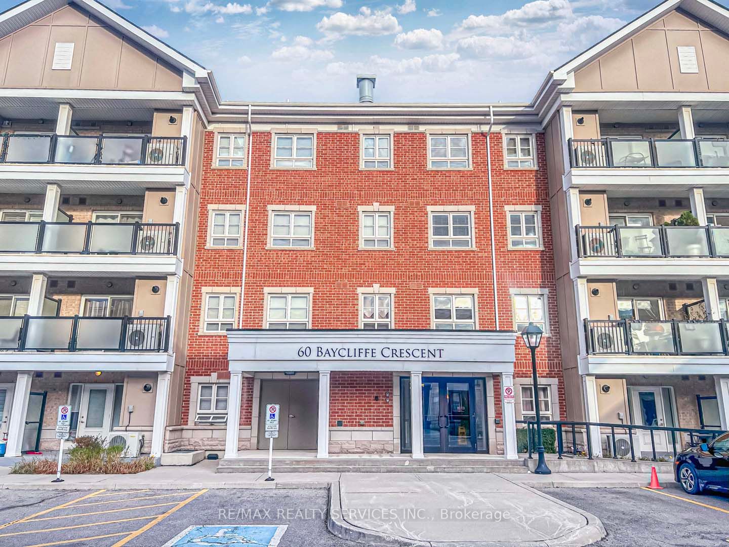 60 Baycliffe Cres, #311