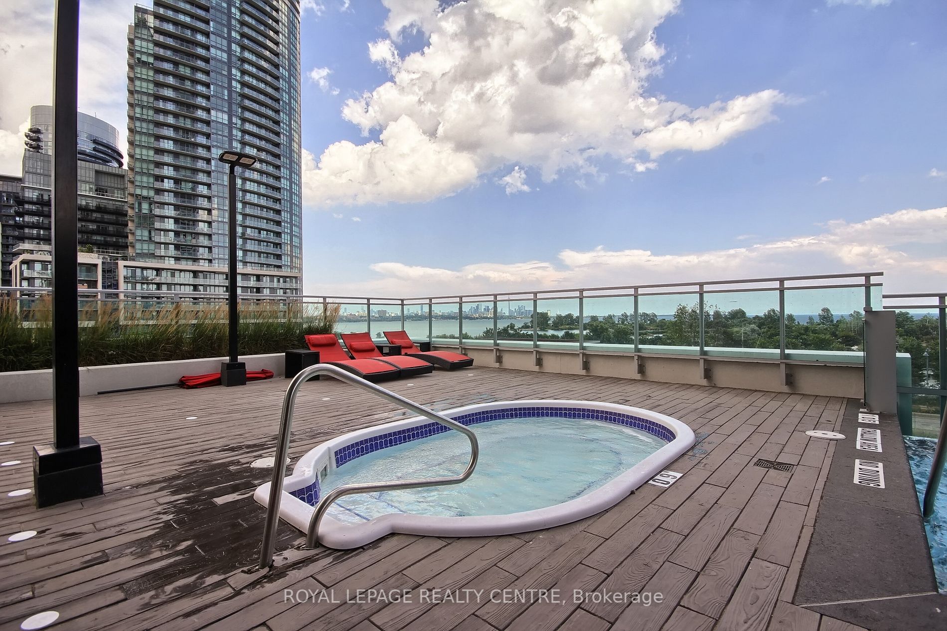 33 Shore Breeze Dr, #1110