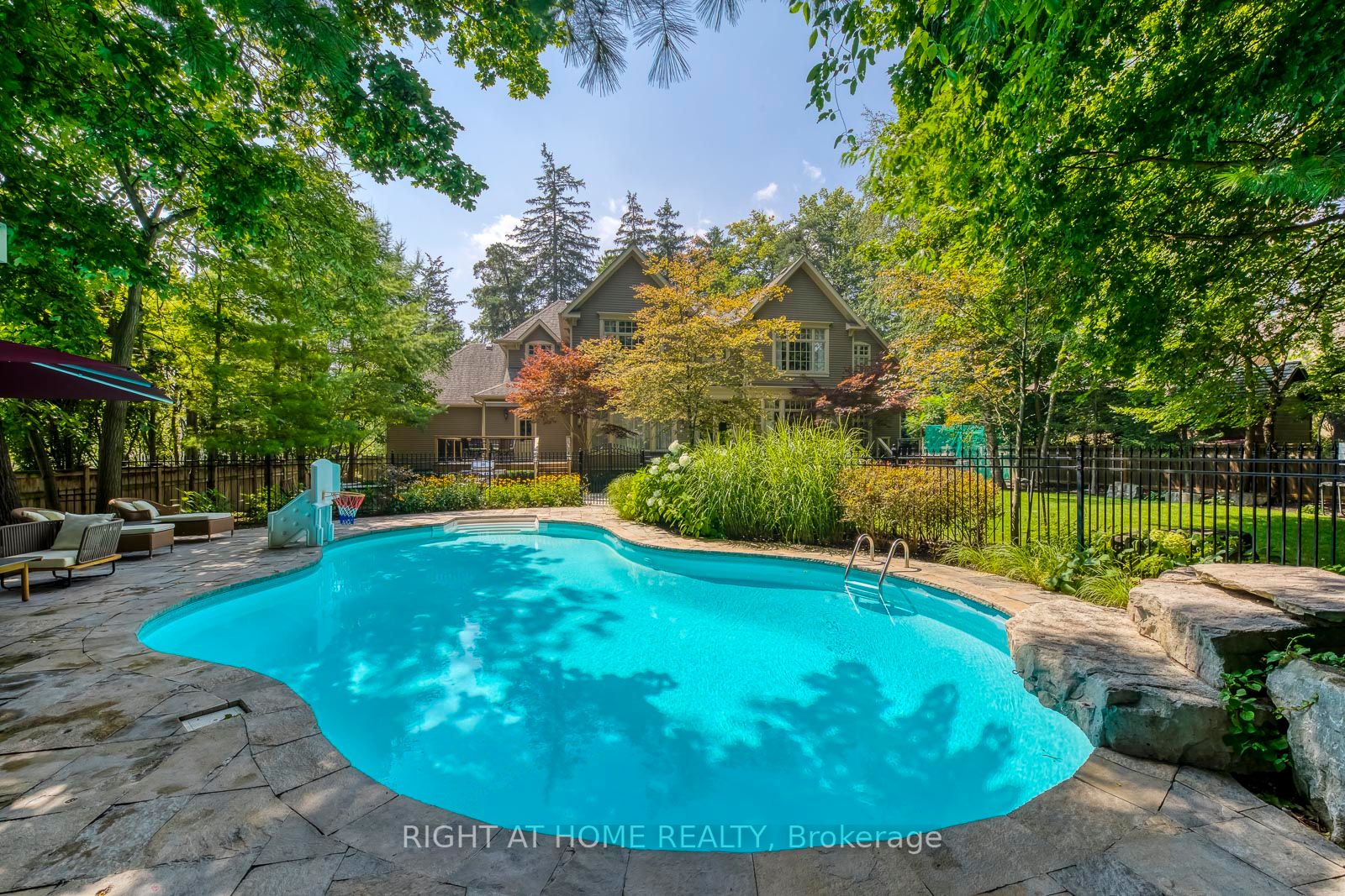 133 Gloucester Ave