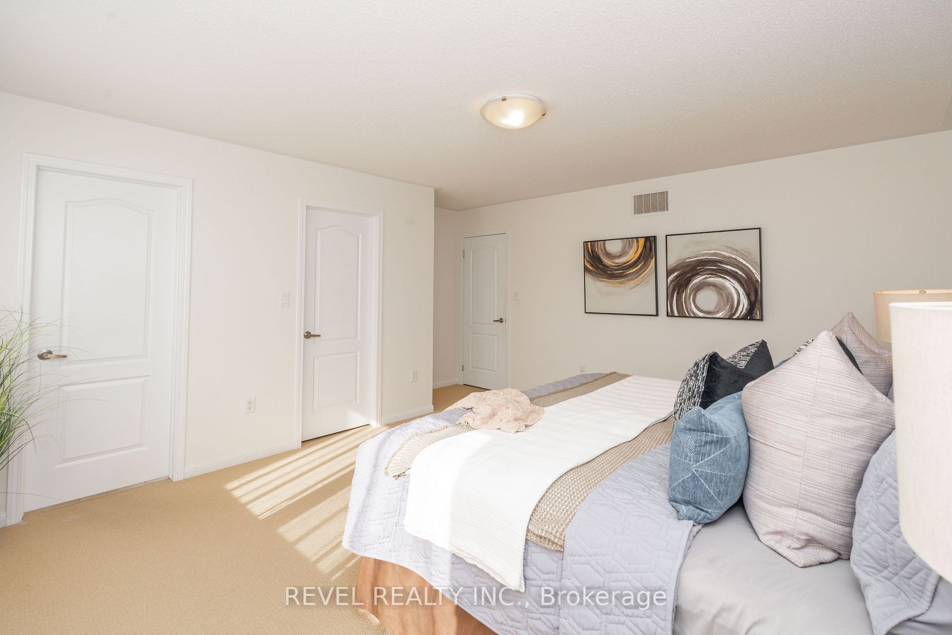 858 Savoline Blvd