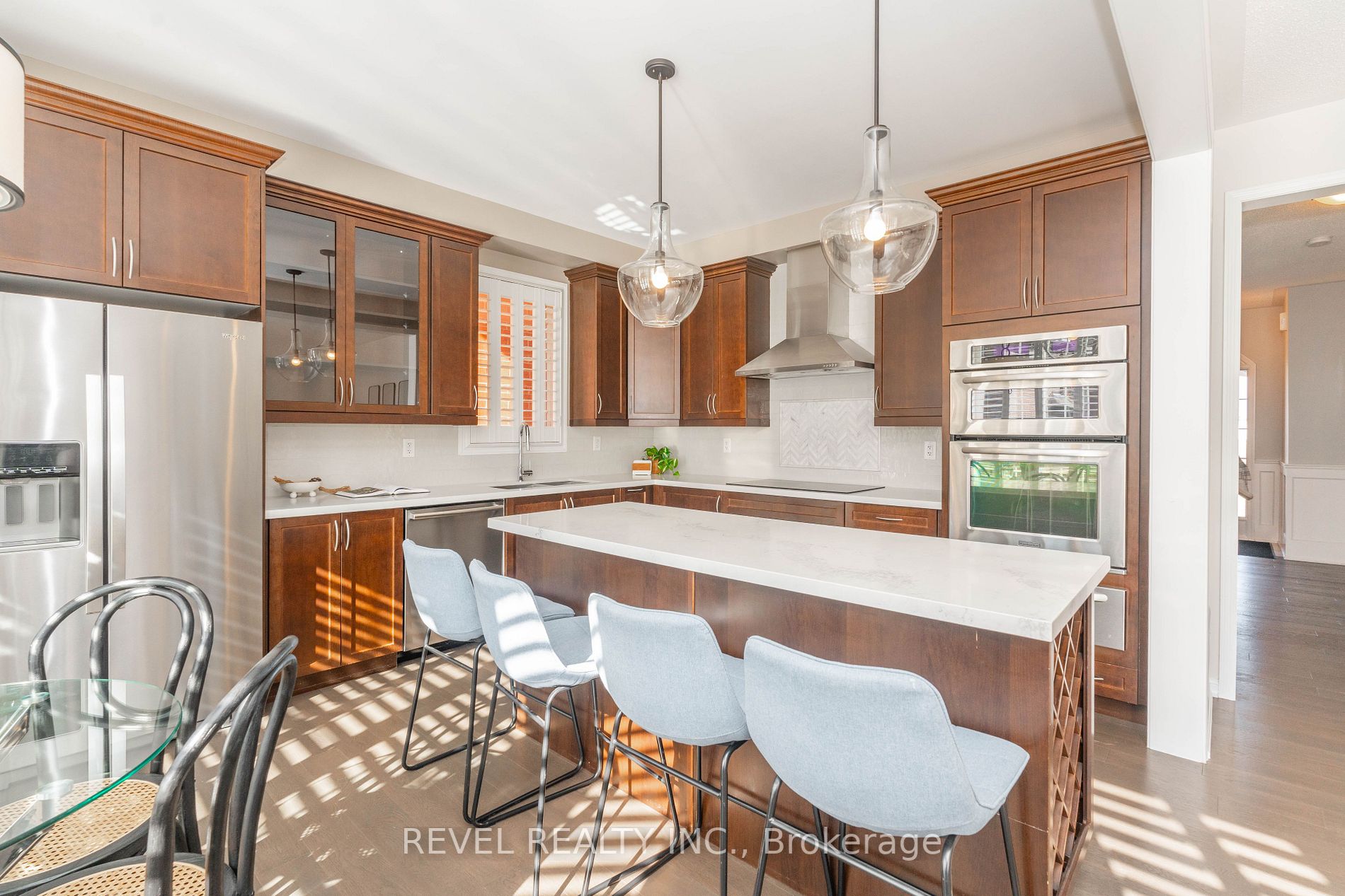 858 Savoline Blvd
