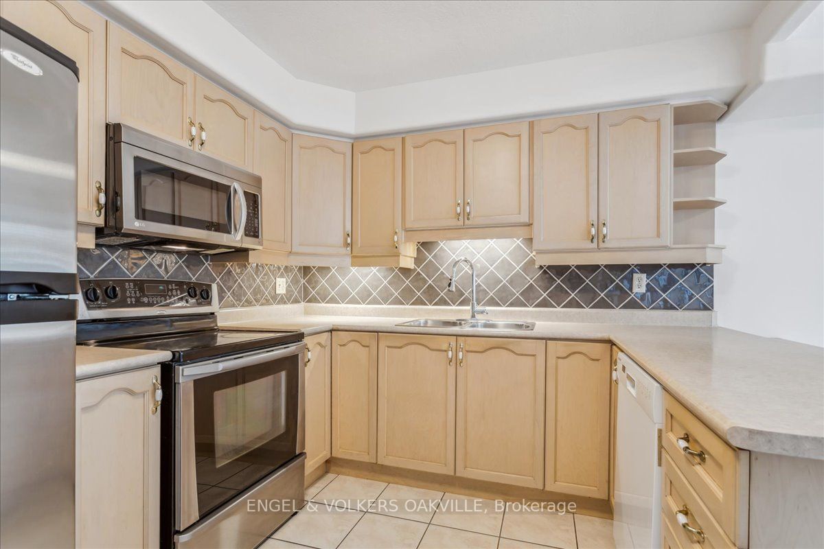 1272 Ontario St, #4