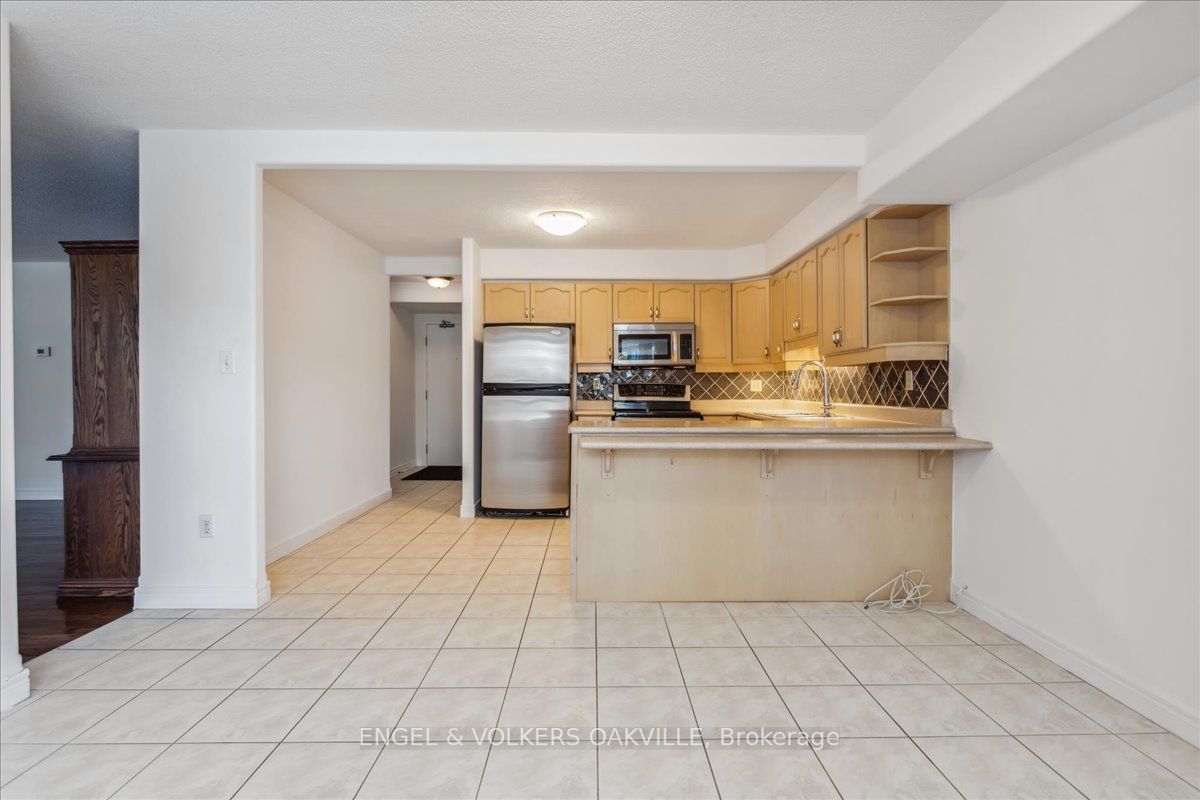 1272 Ontario St, #4