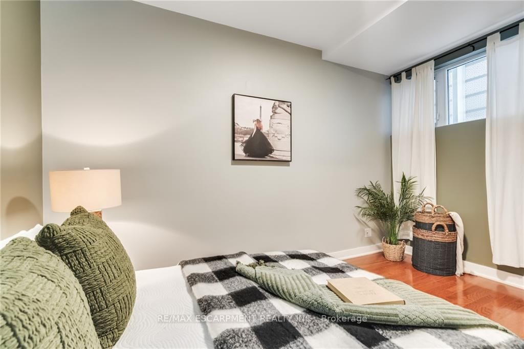 25 Ritchie Ave, #308