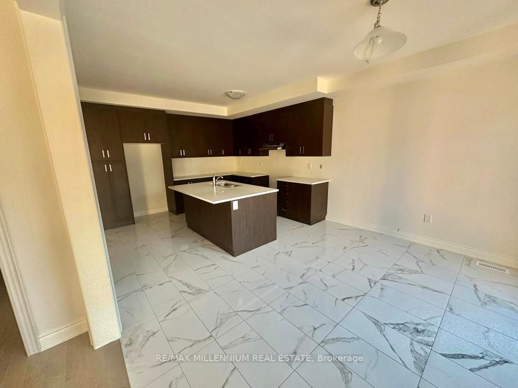 113 Walker Rd W