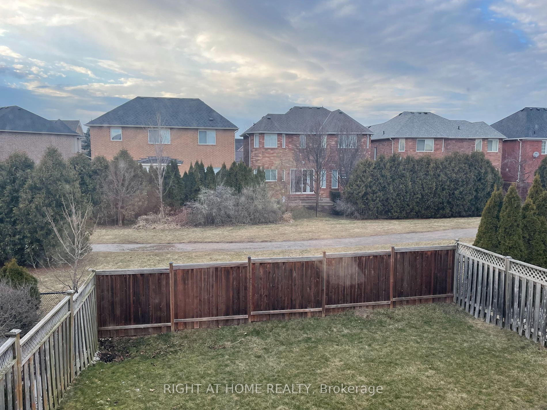 2417 Edgerose Lane