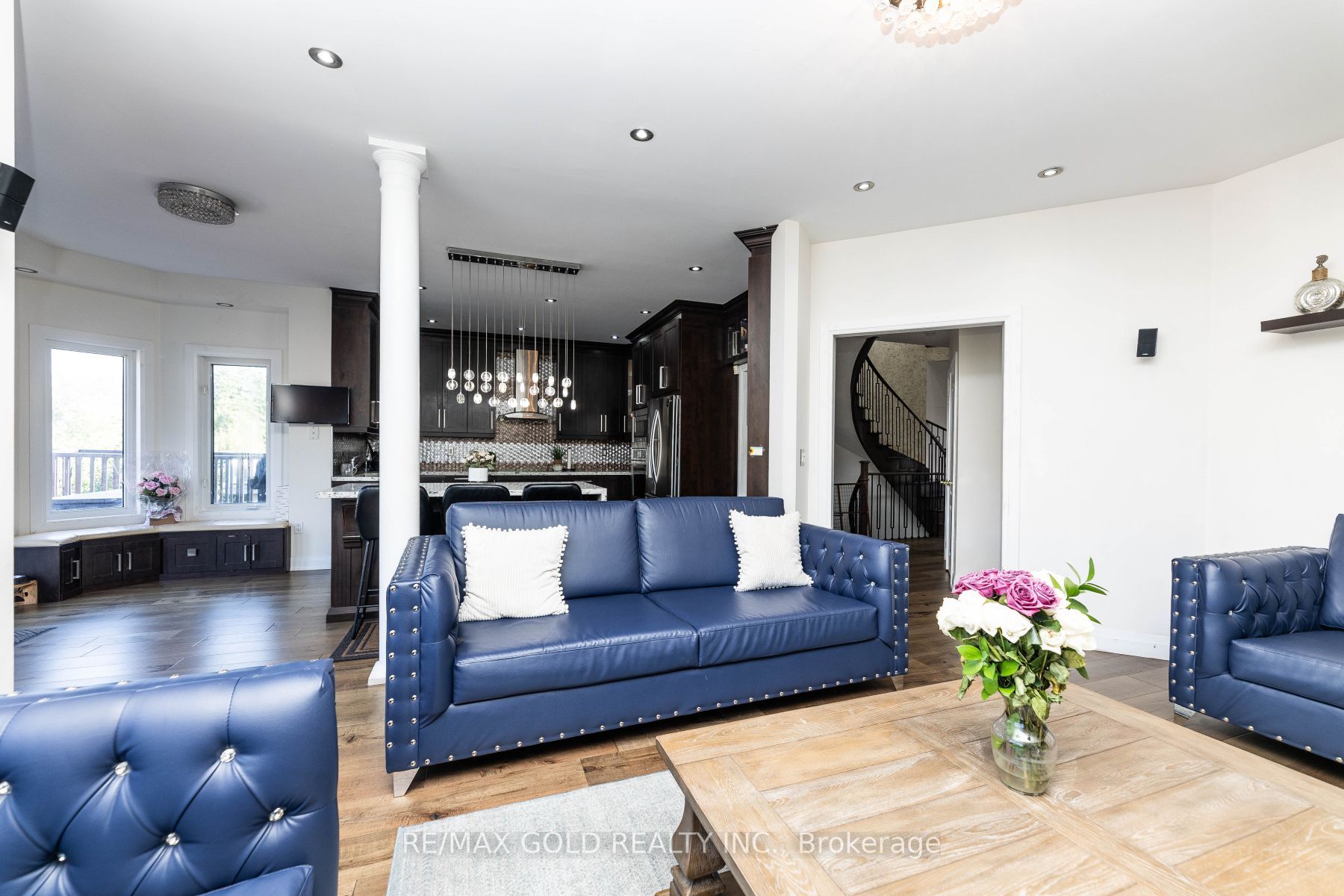 35 Dovergreen Dr