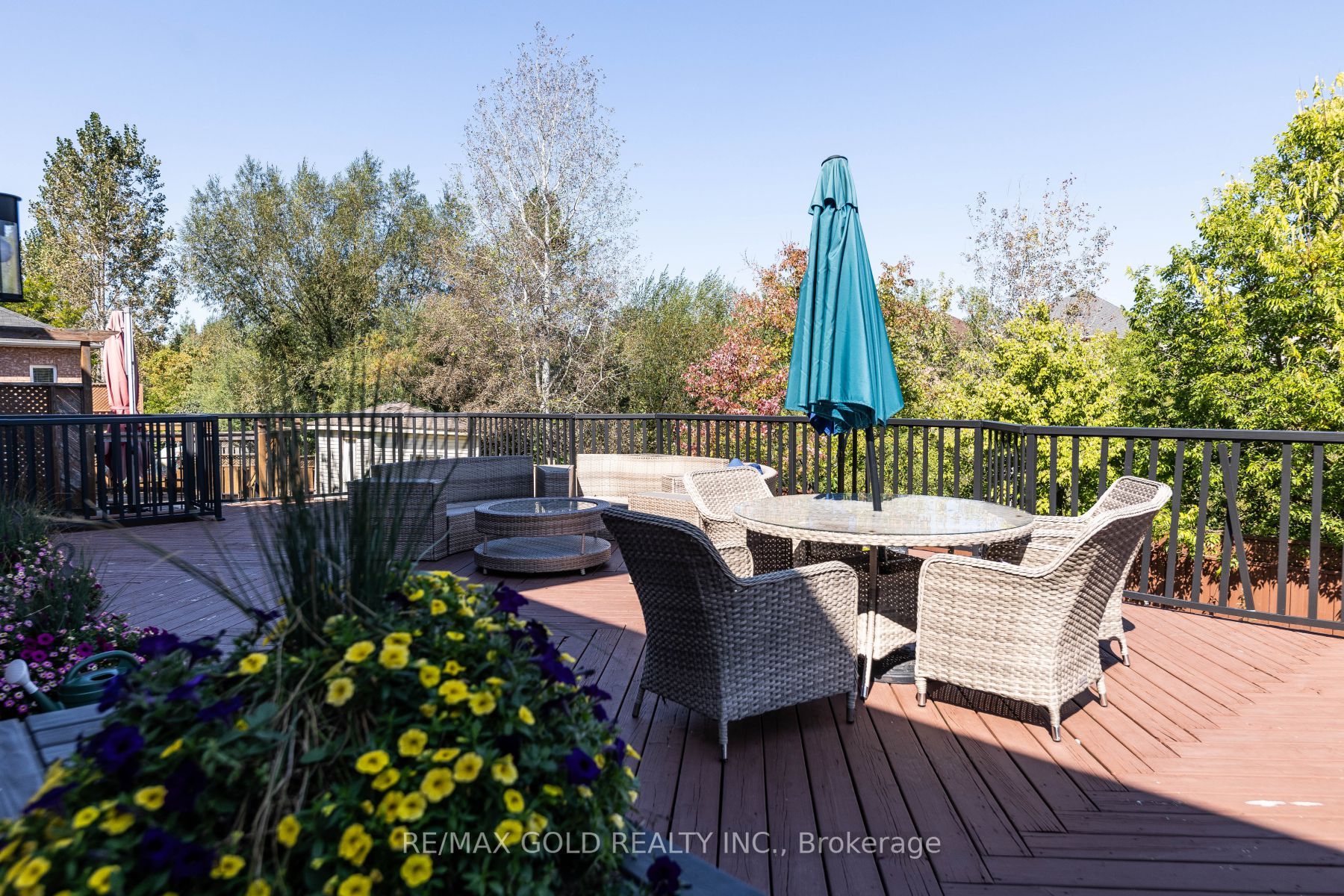 35 Dovergreen Dr