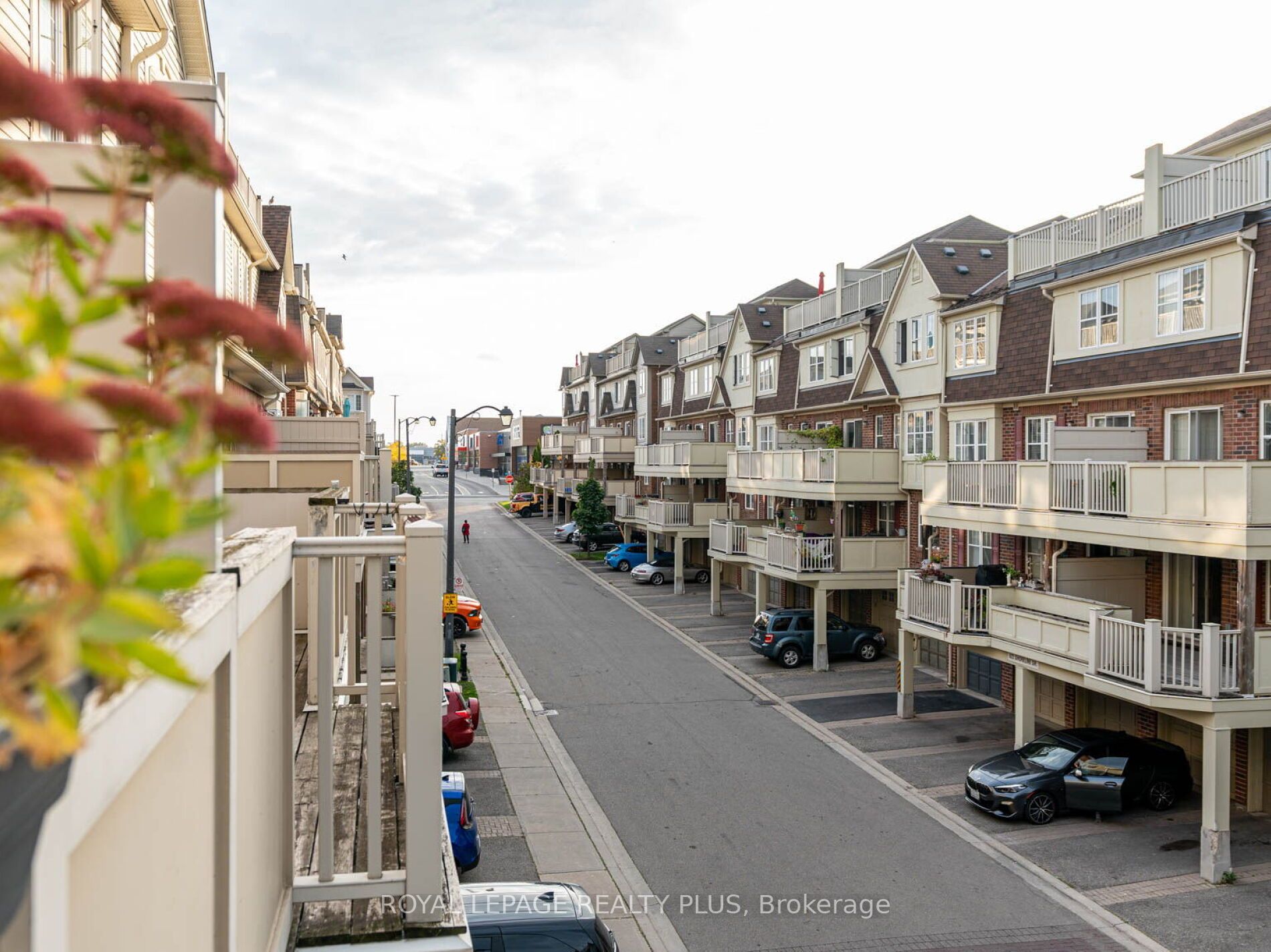 784 Neighbourhood Circ, #2