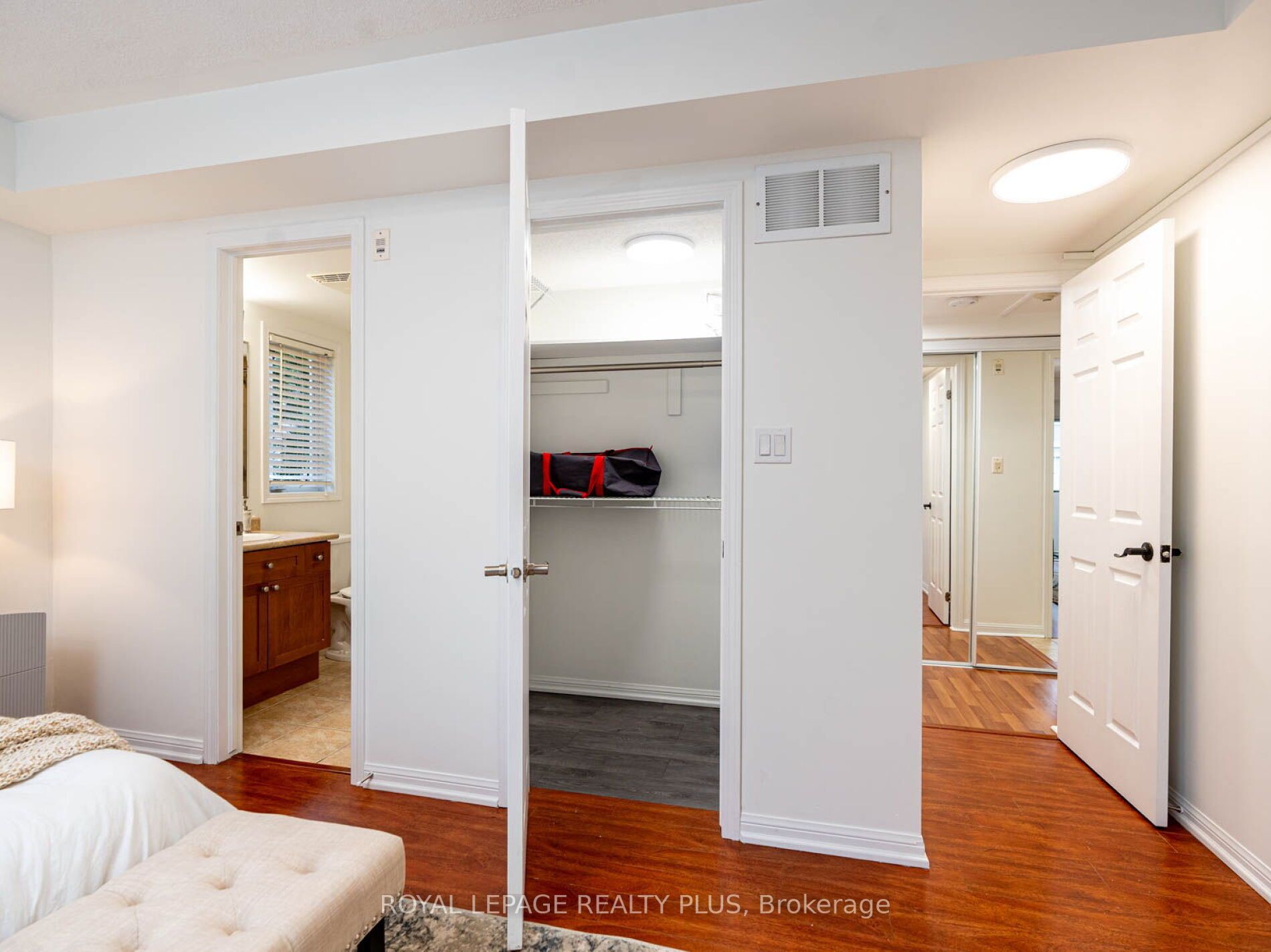 784 Neighbourhood Circ, #2