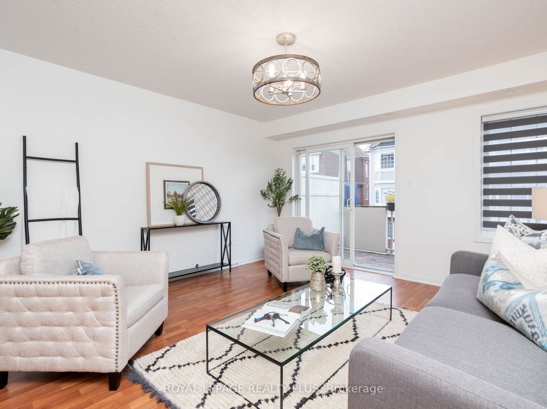 784 Neighbourhood Circ, #2