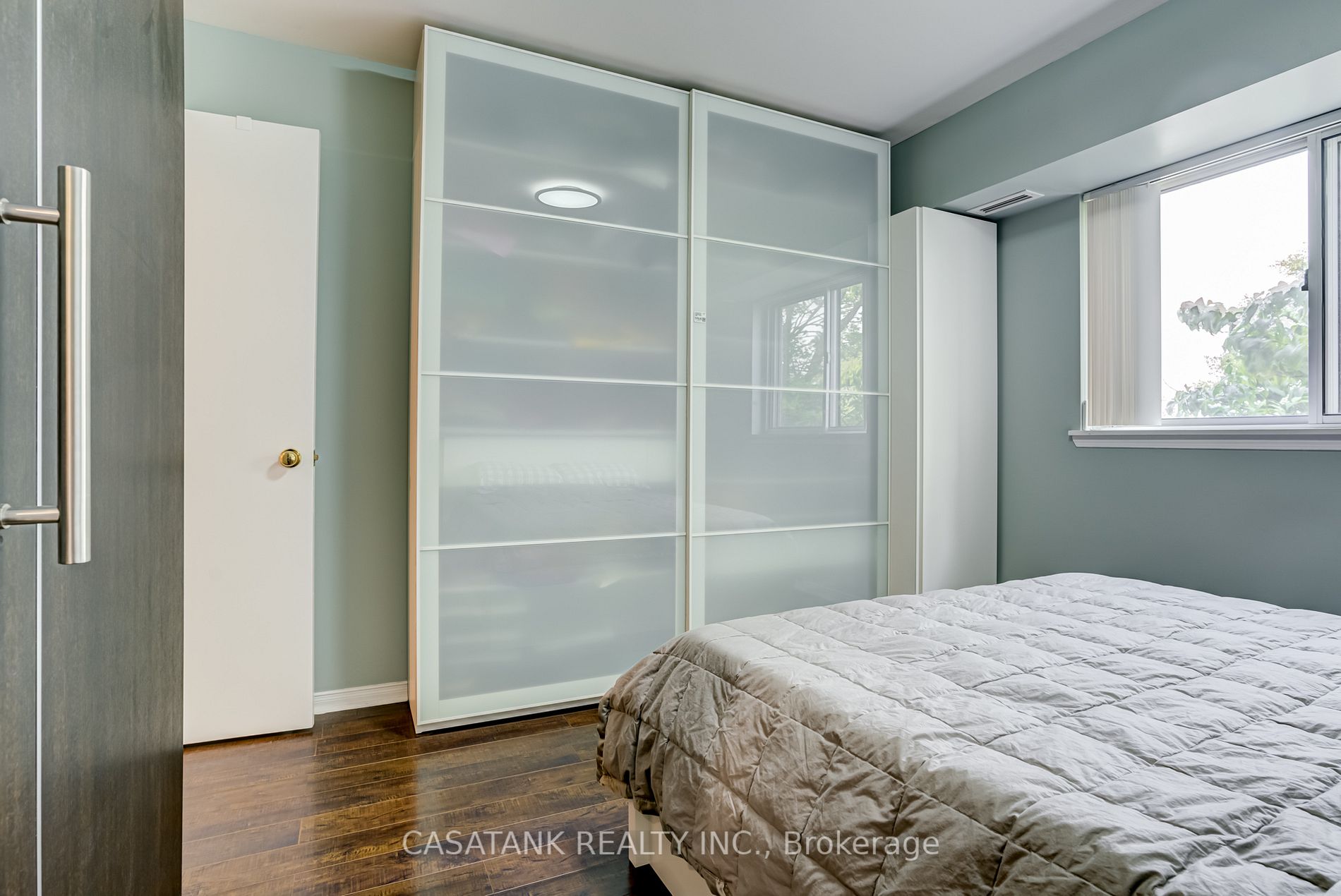 211 Forum Dr, #210A
