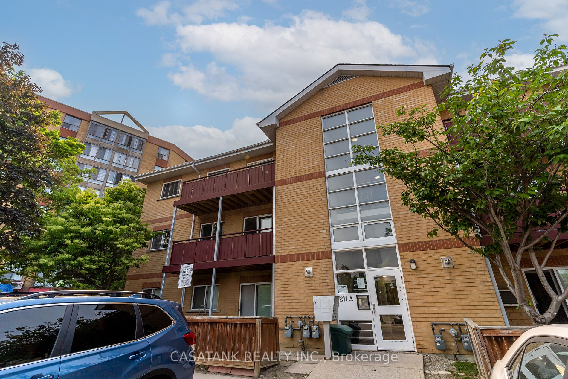 211 Forum Dr, #210A