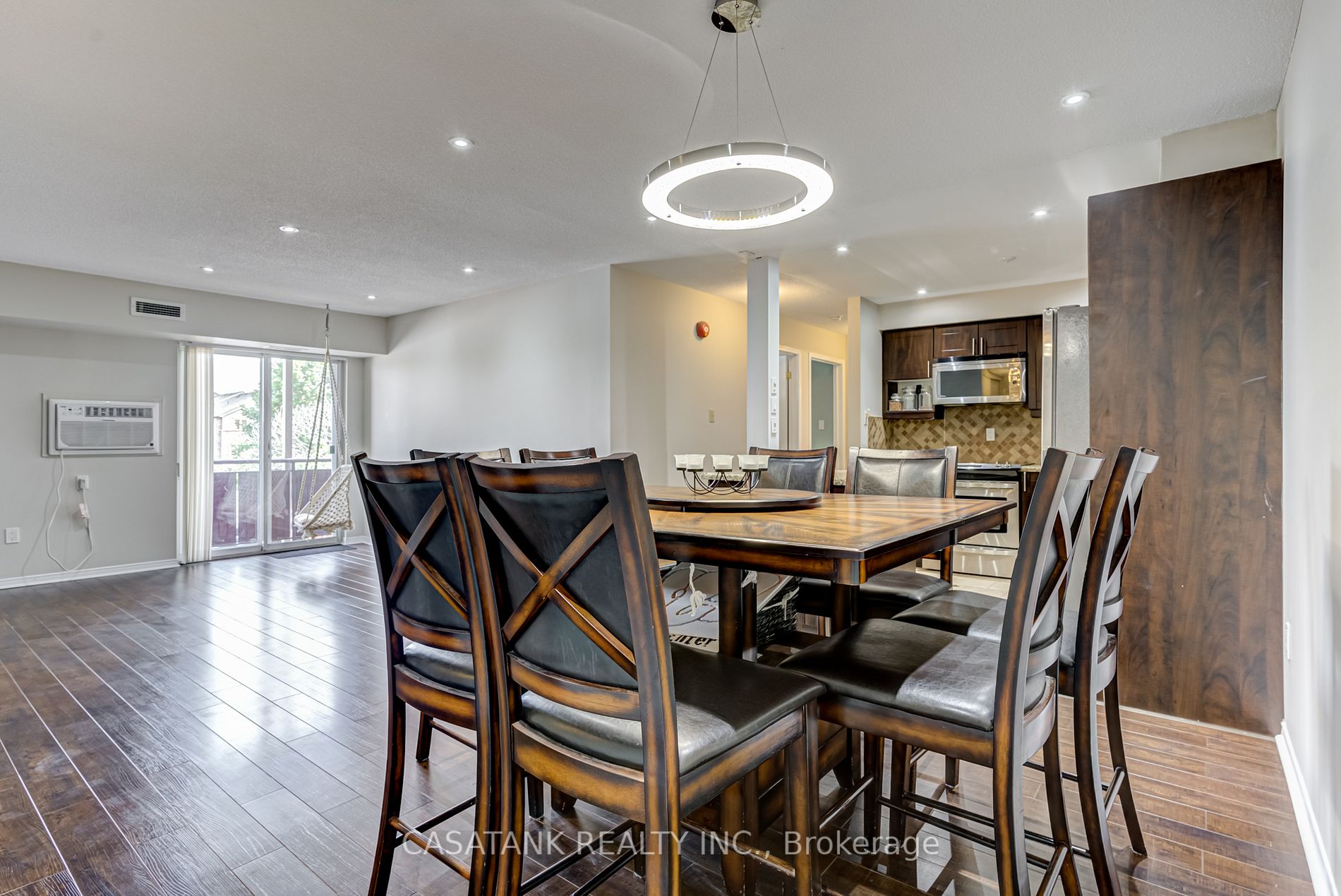 211 Forum Dr, #210A