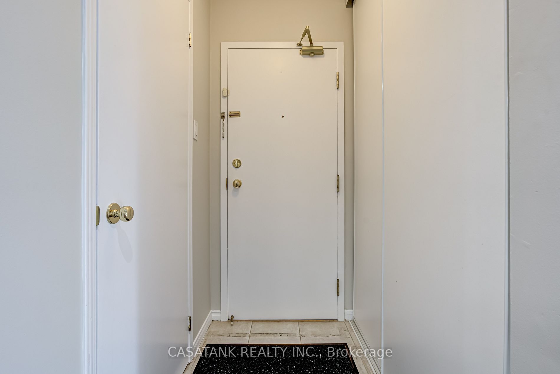 211 Forum Dr, #210A