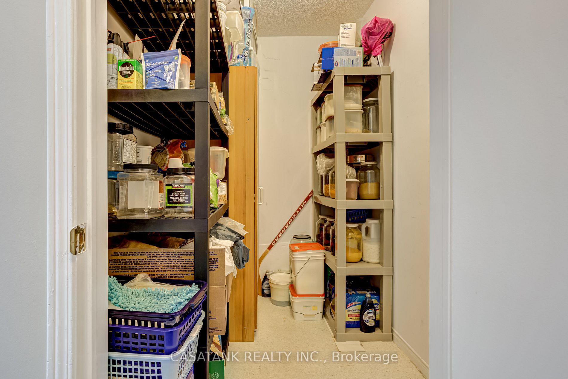 211 Forum Dr, #210A