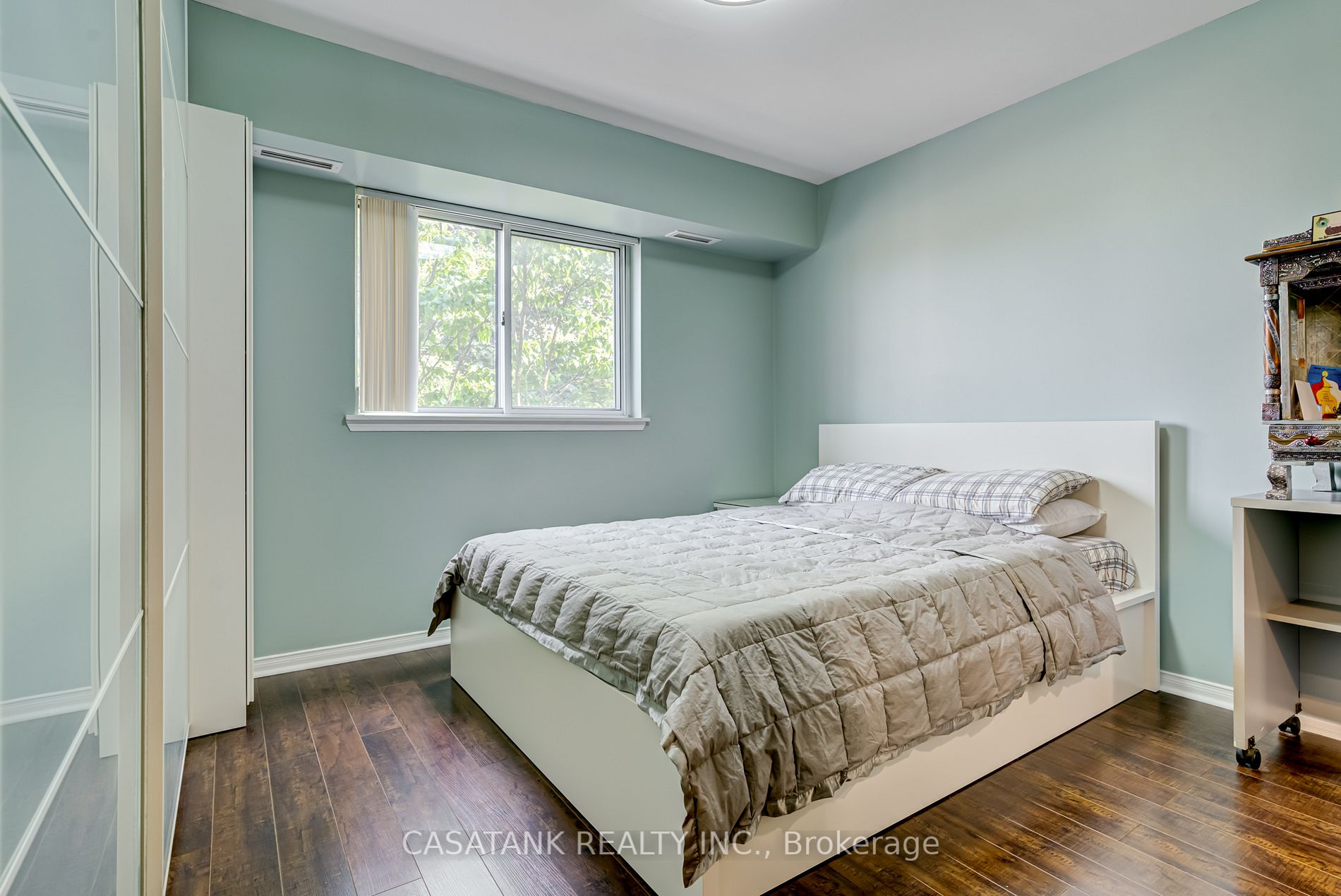 211 Forum Dr, #210A
