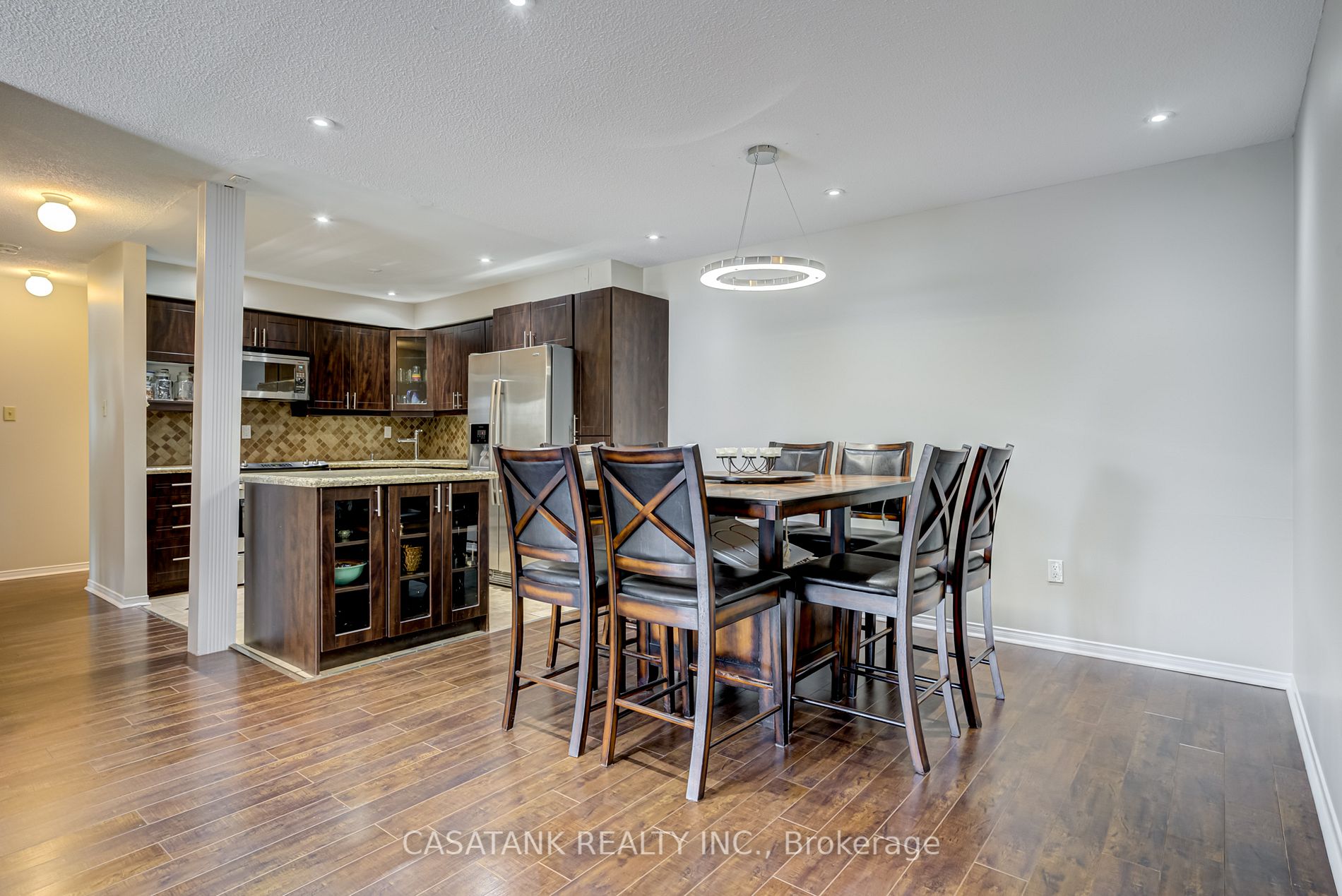 211 Forum Dr, #210A