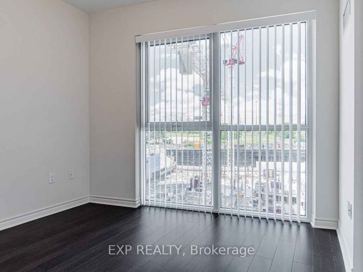 39 Annie Craig Dr, #406