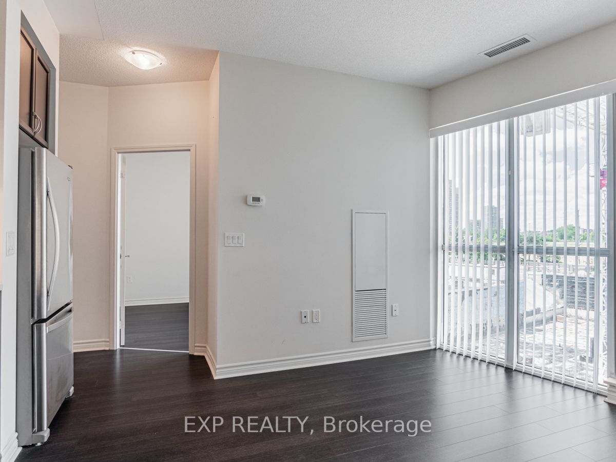 39 Annie Craig Dr, #406