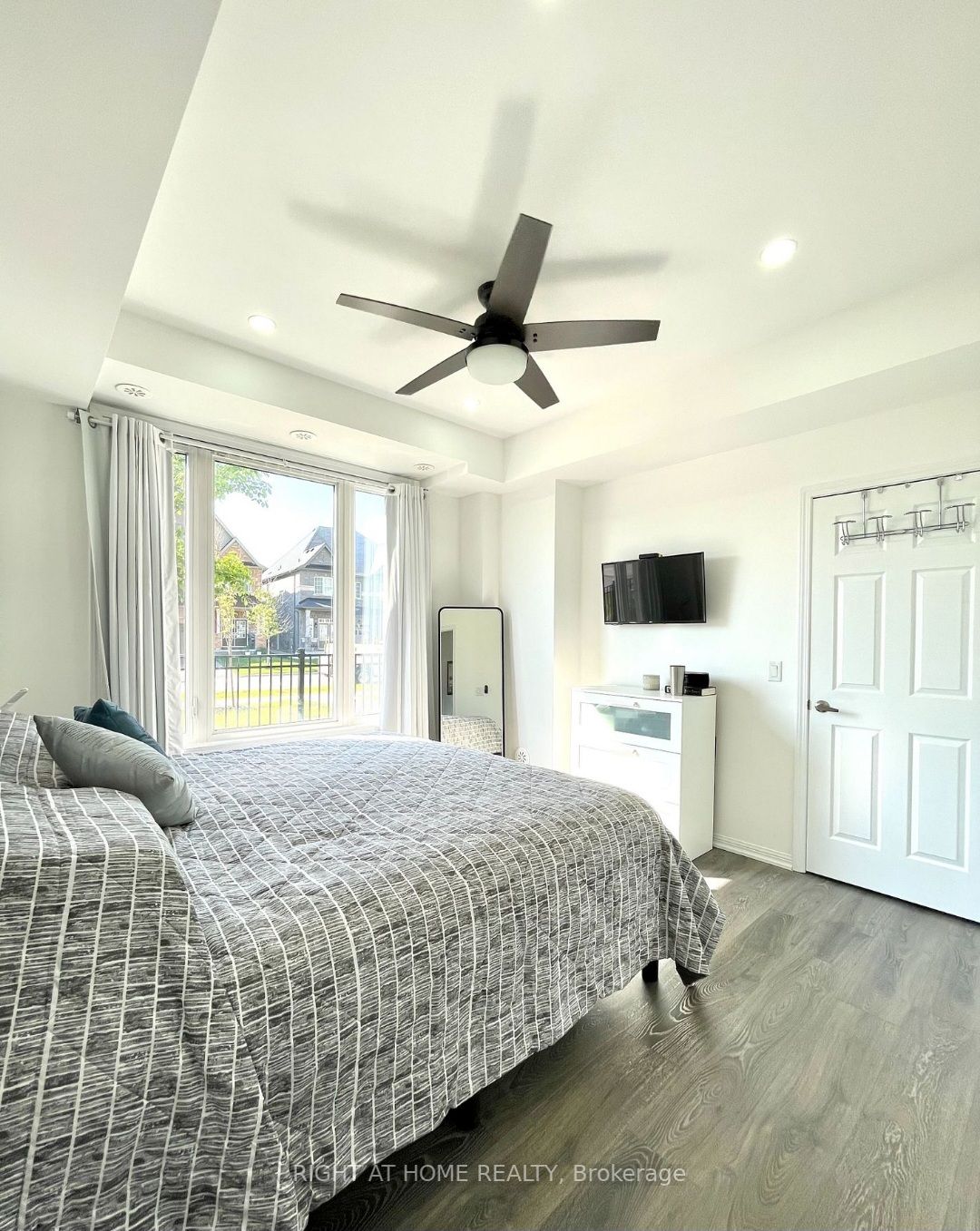 1 Beckenrose Crt E, #2