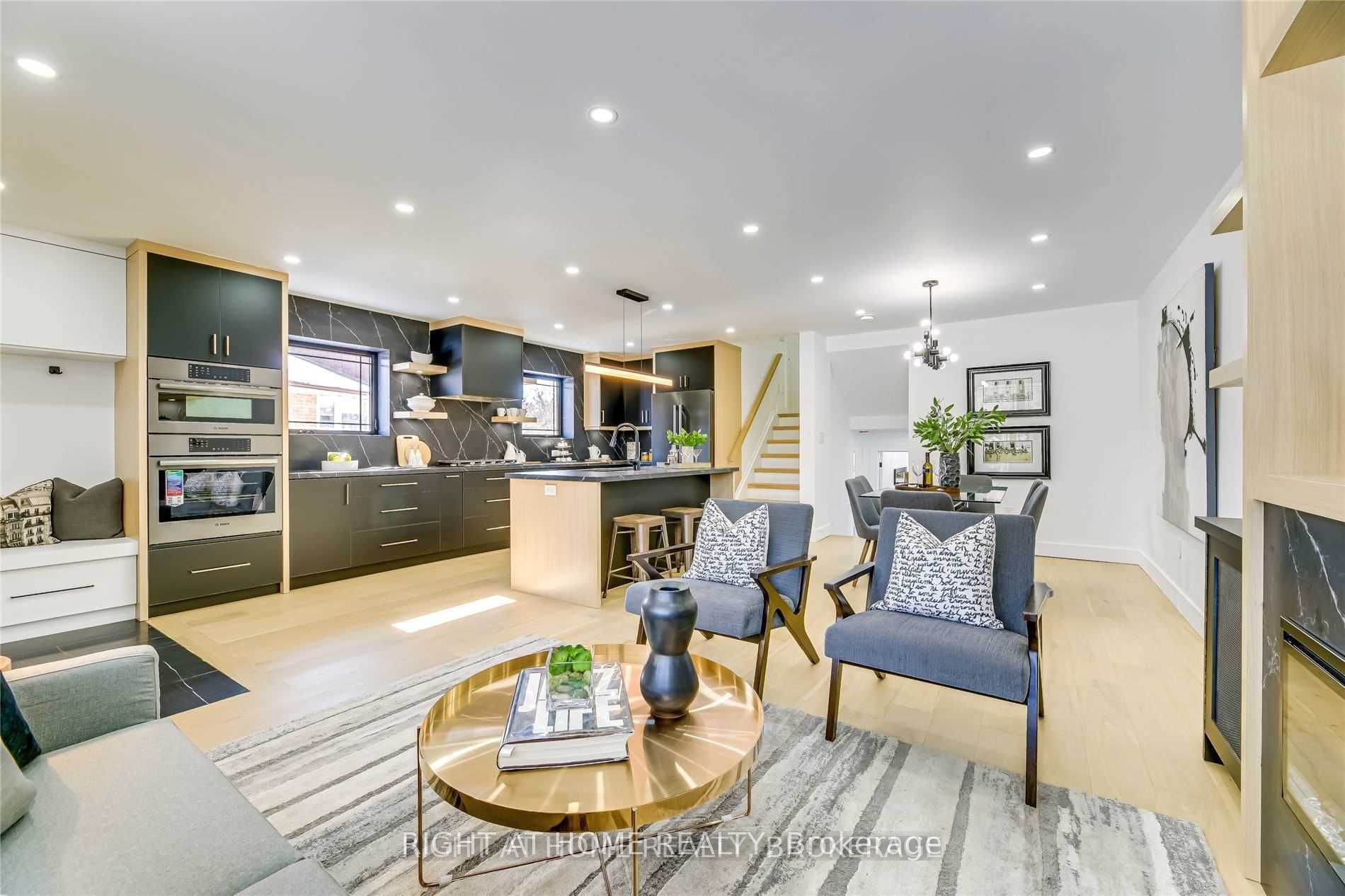 1472 Chalice Cres