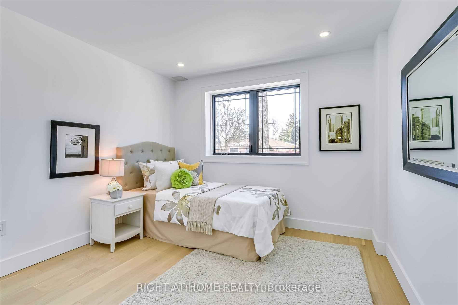 1472 Chalice Cres