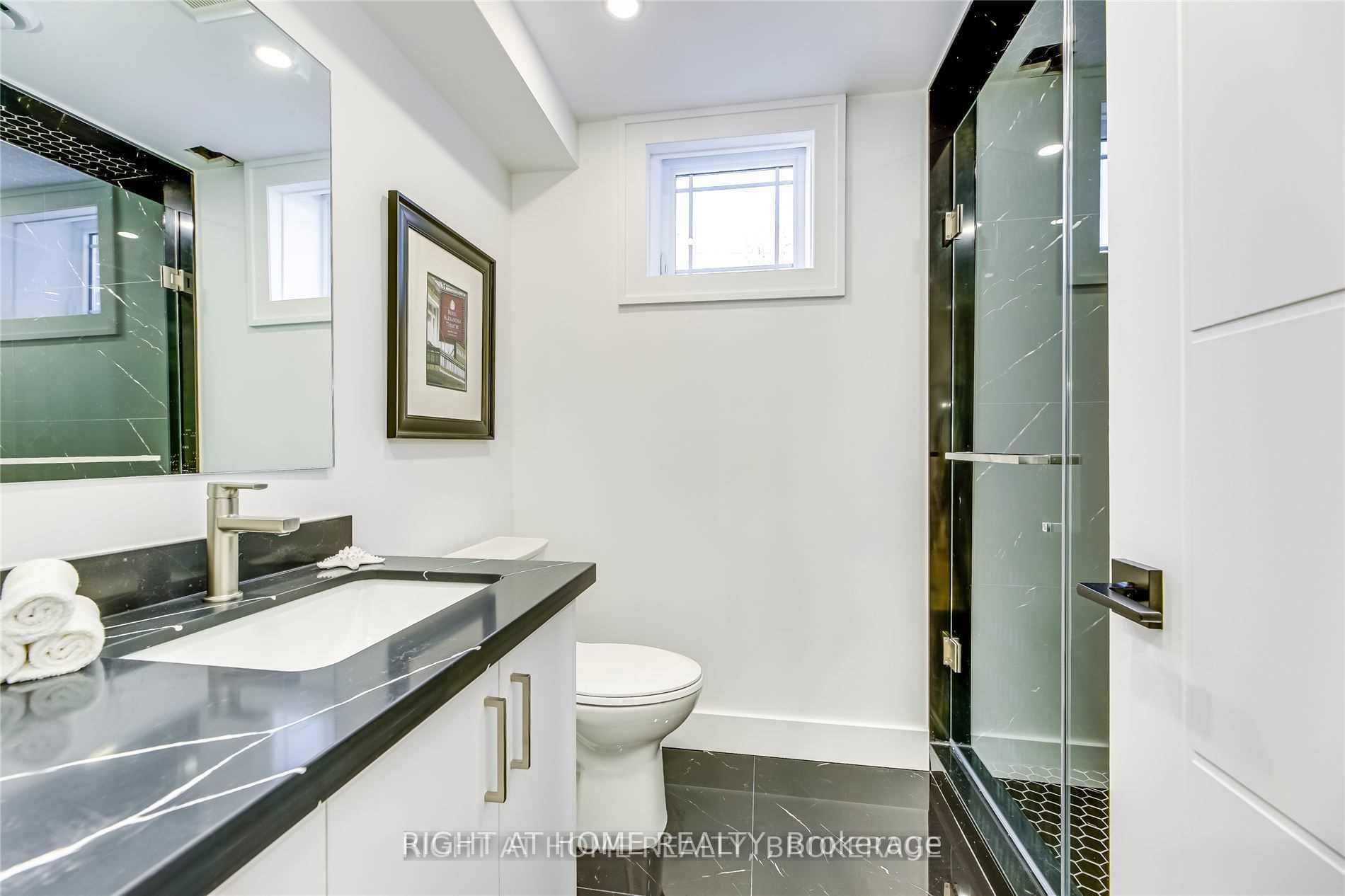 1472 Chalice Cres