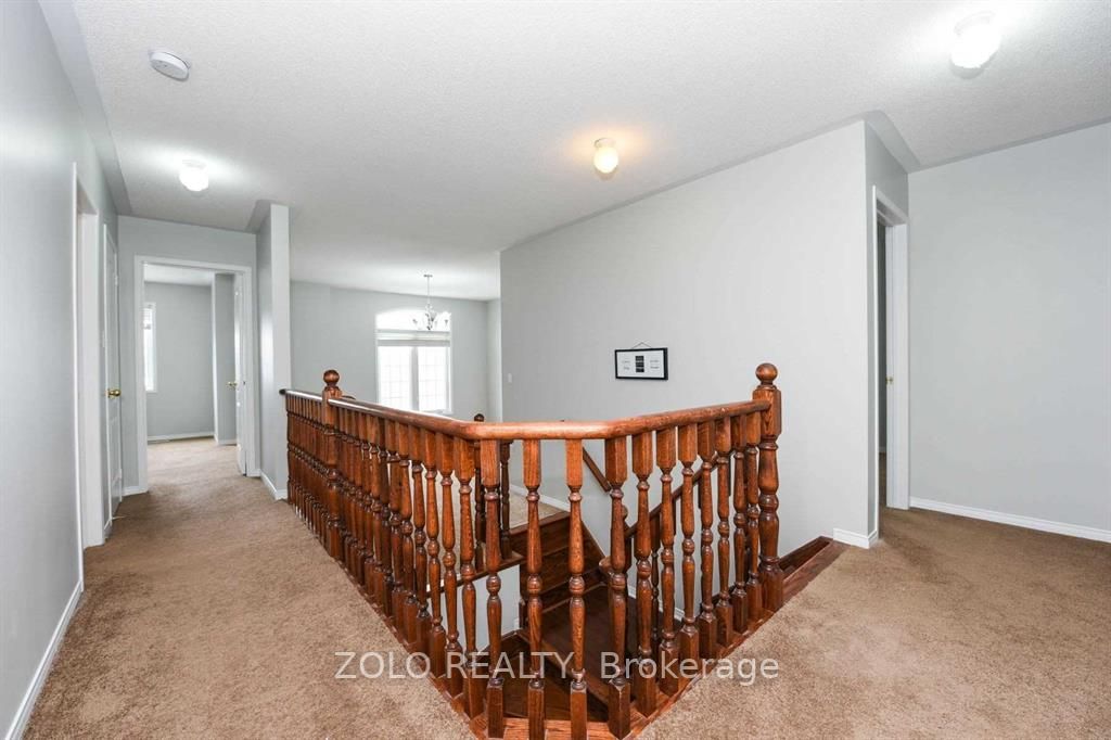 113 Crown Victoria Dr