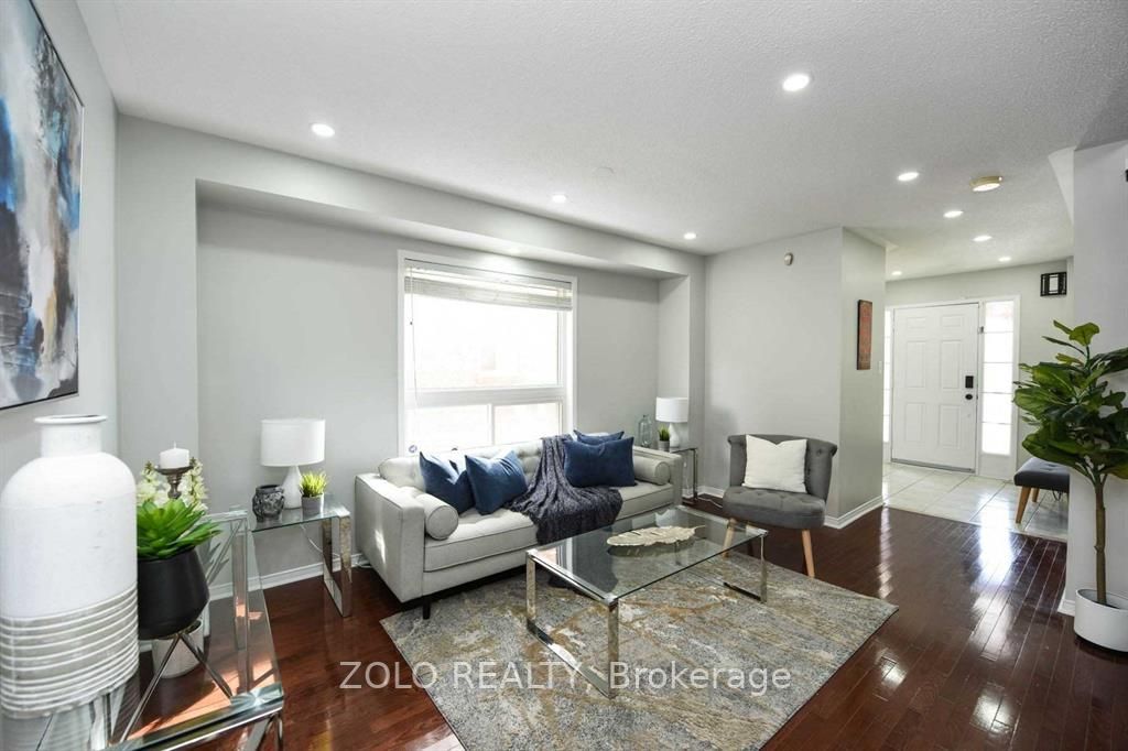 113 Crown Victoria Dr