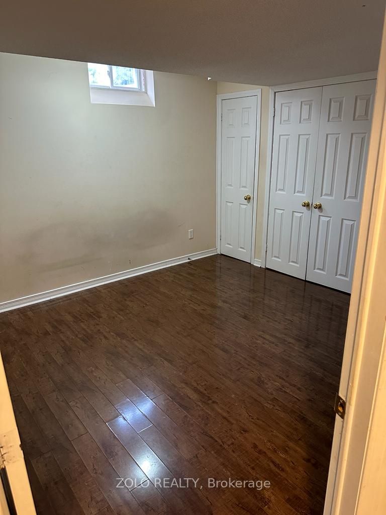 113 Crown Victoria Dr