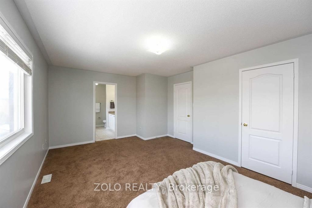113 Crown Victoria Dr