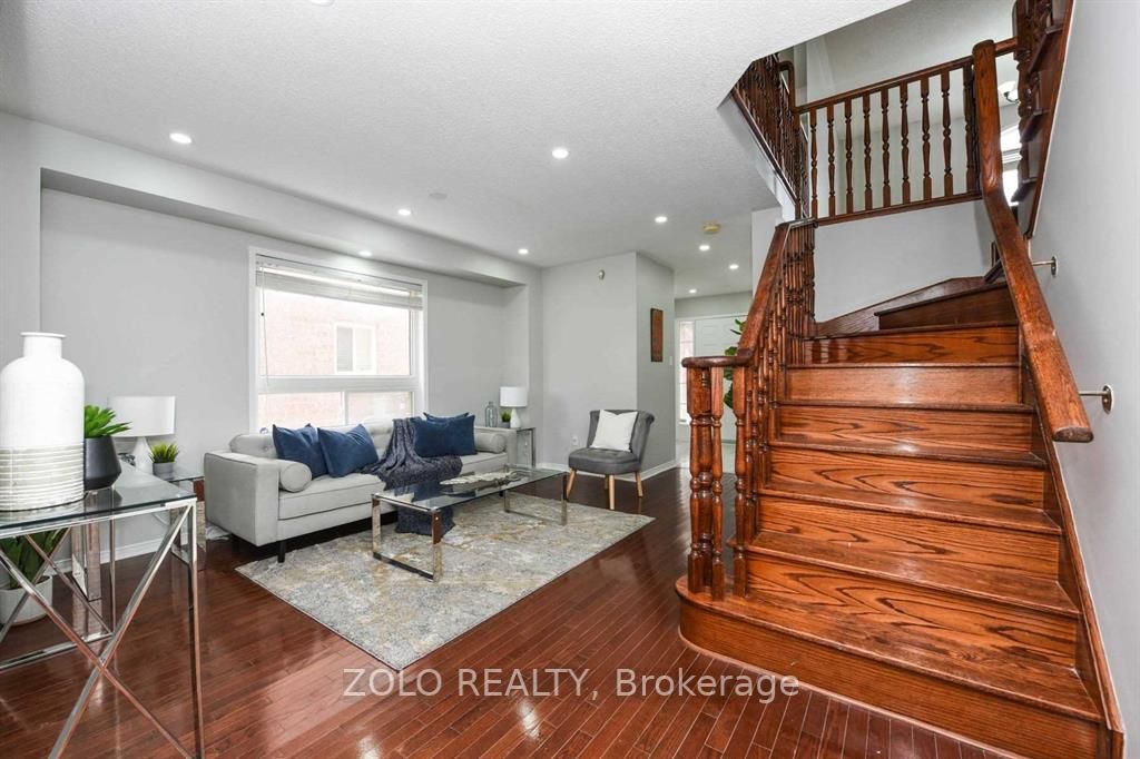113 Crown Victoria Dr