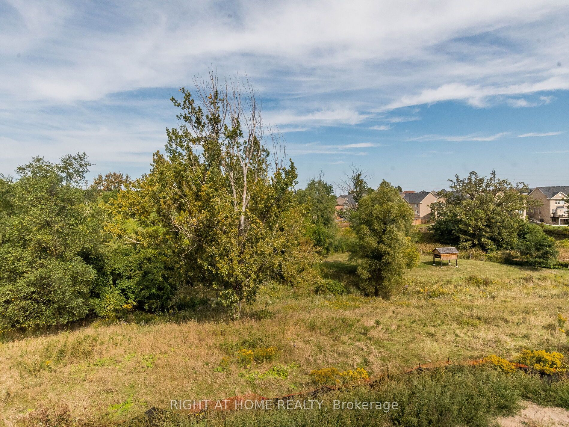 41 Queenpost Dr