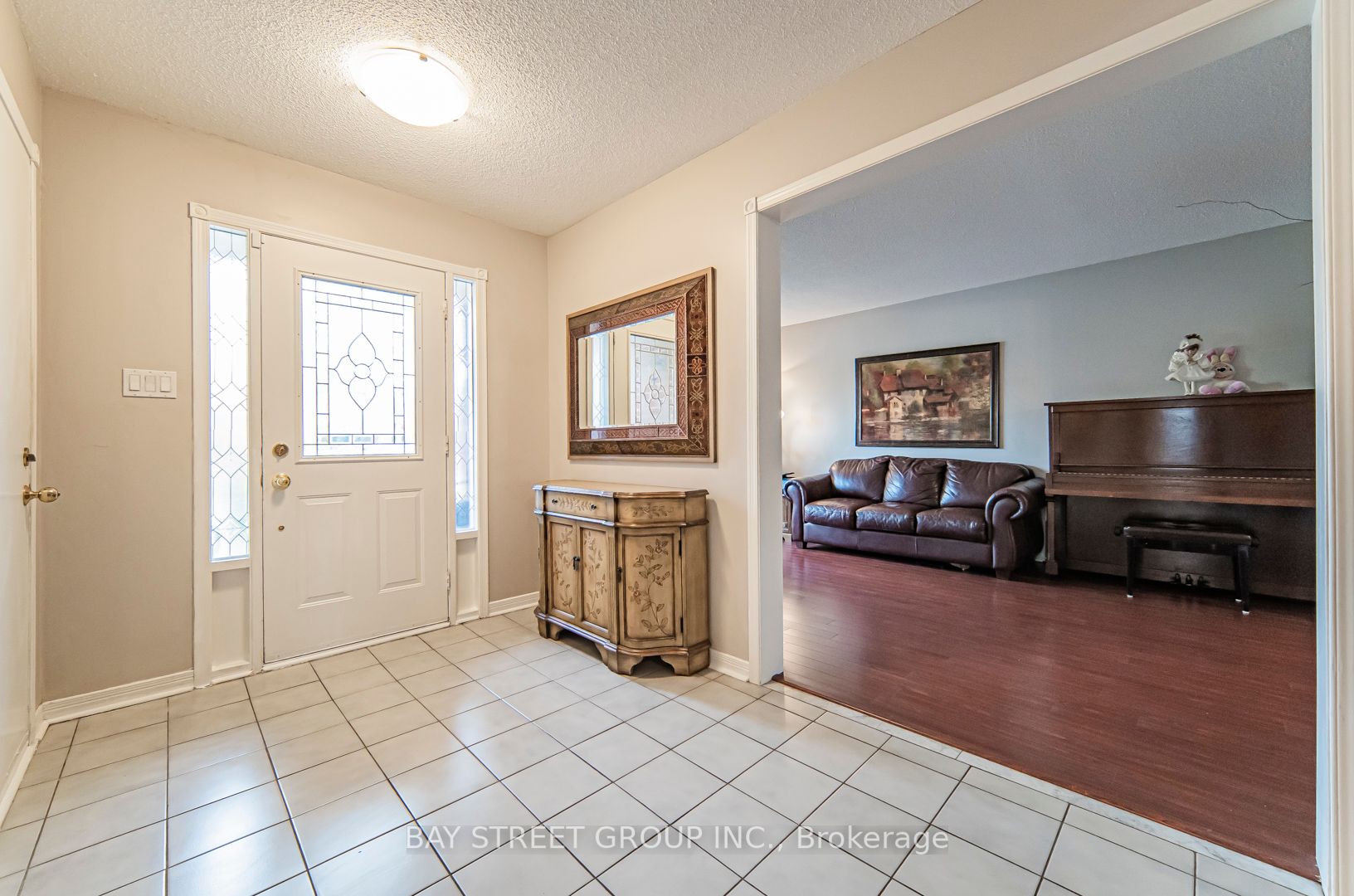 1182 Creekside Dr