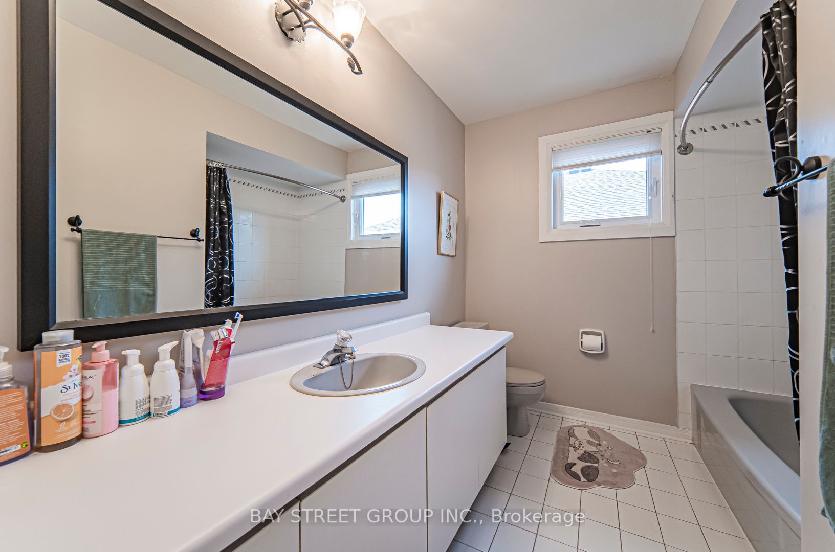 1182 Creekside Dr